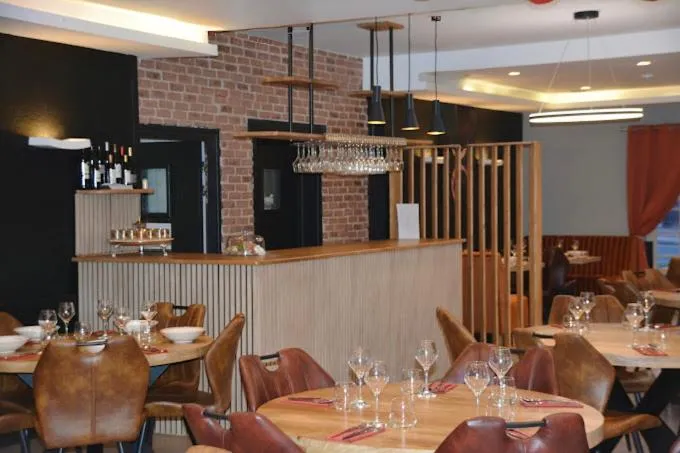 Restaurant/places to eat in Cap Hôtel