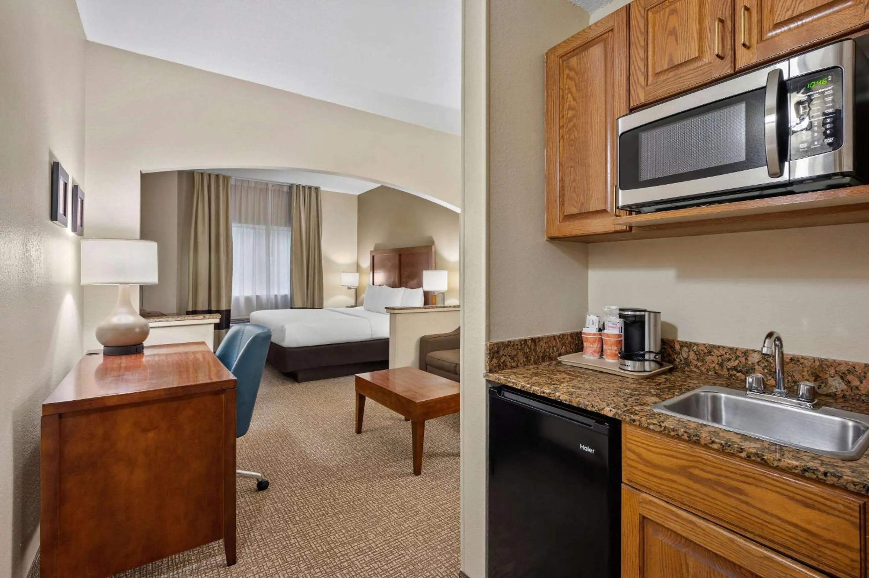 Bedroom in Comfort Inn Fort Myers Northeast