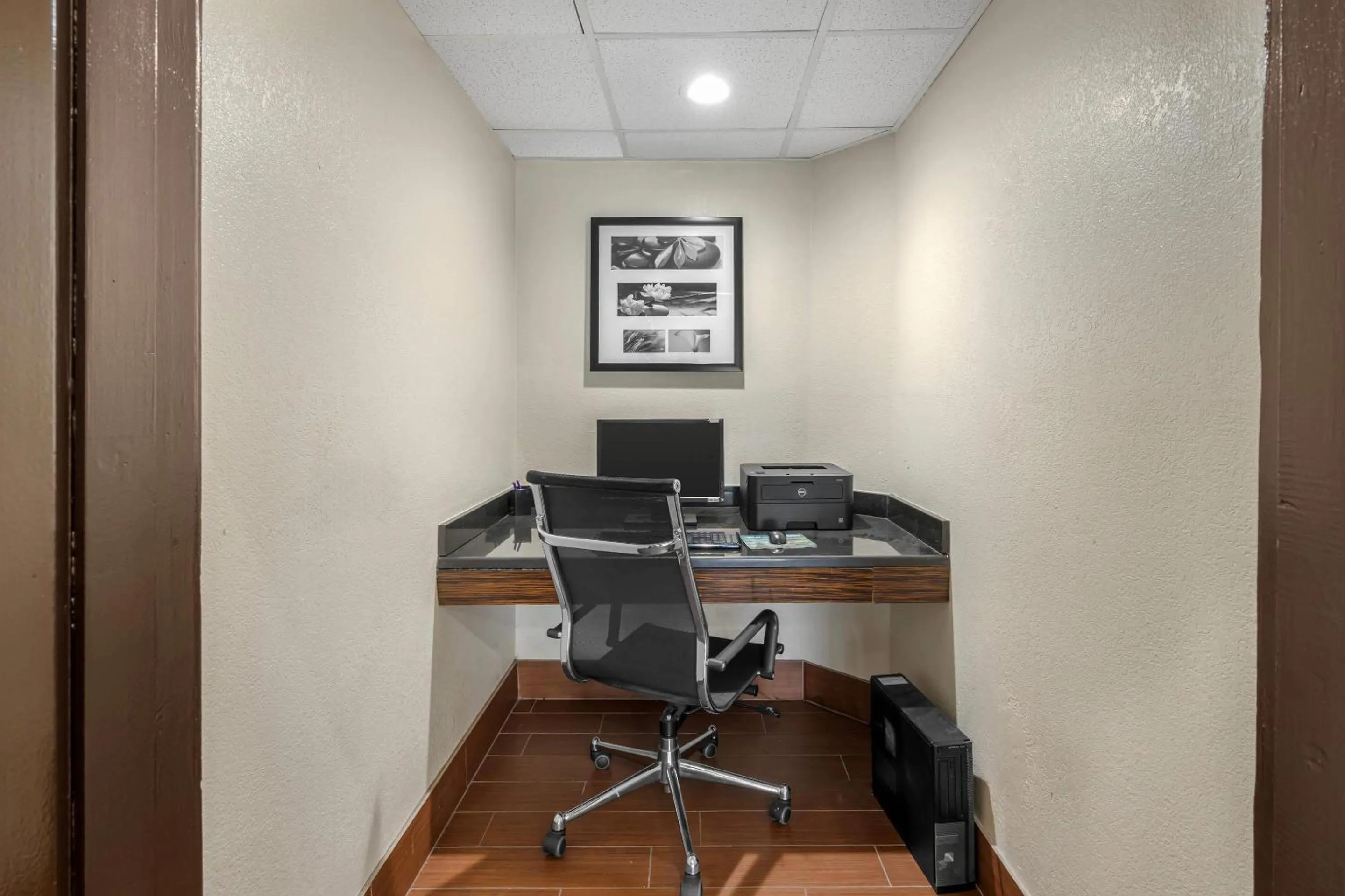 Business facilities in Sleep Inn near Busch Gardens - USF