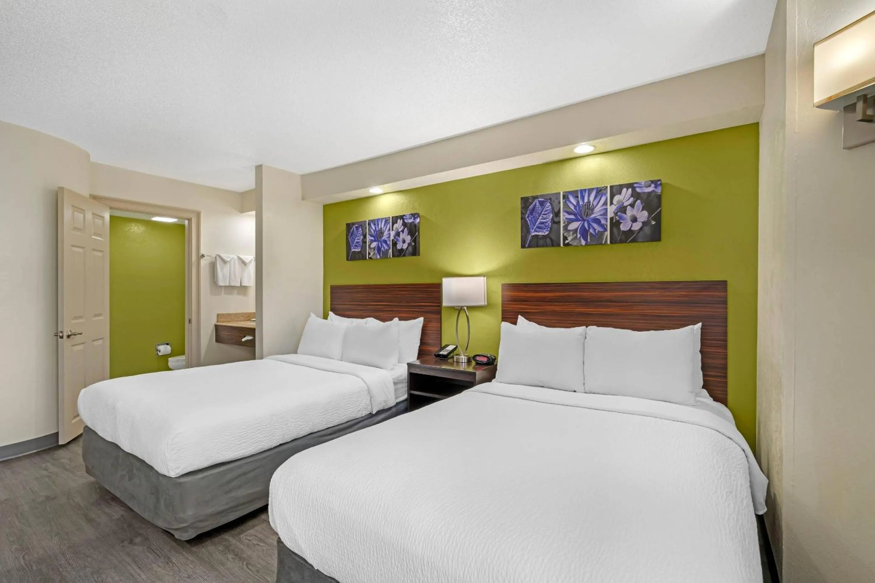 Bedroom, Bed in Sleep Inn near Busch Gardens - USF