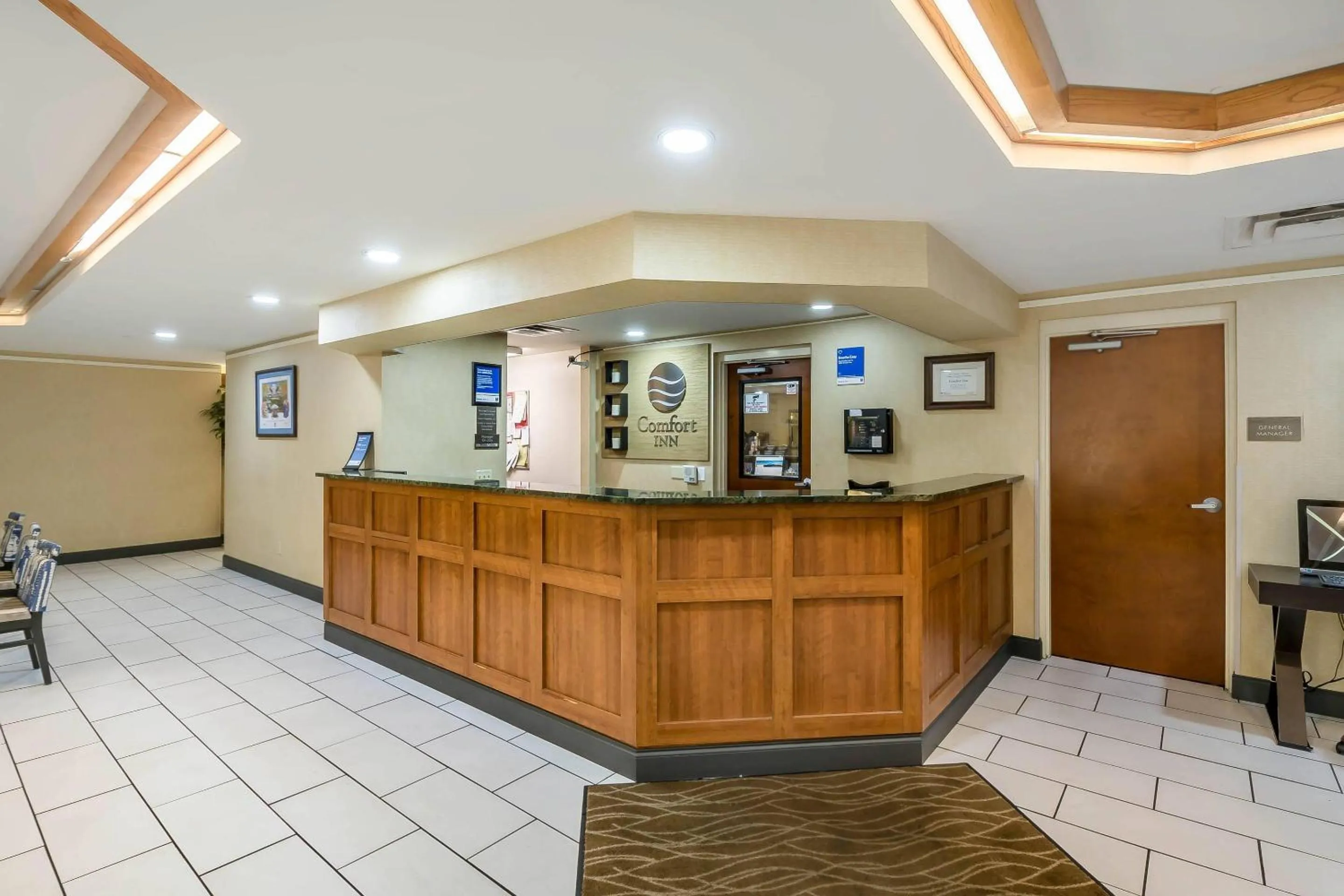 Lobby or reception in Comfort Inn University
