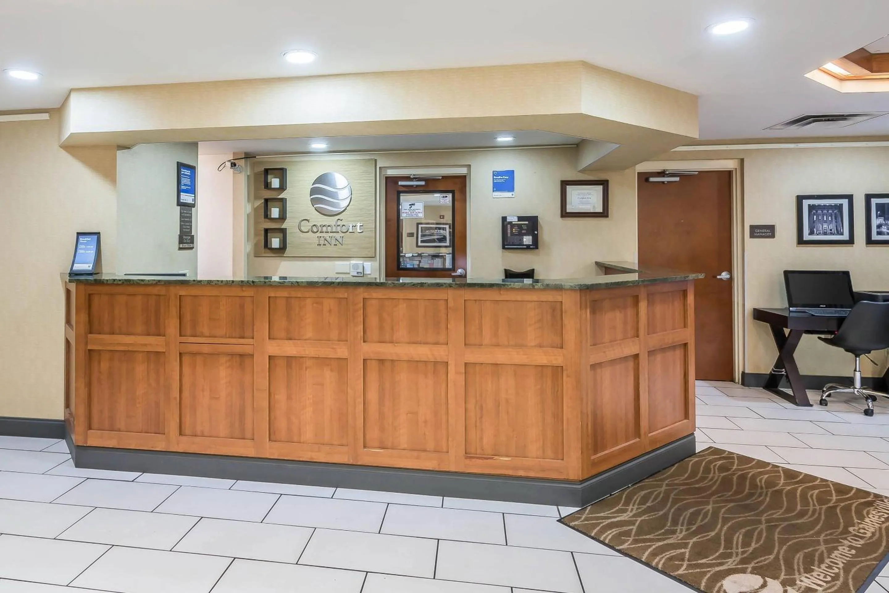 Lobby or reception in Comfort Inn University