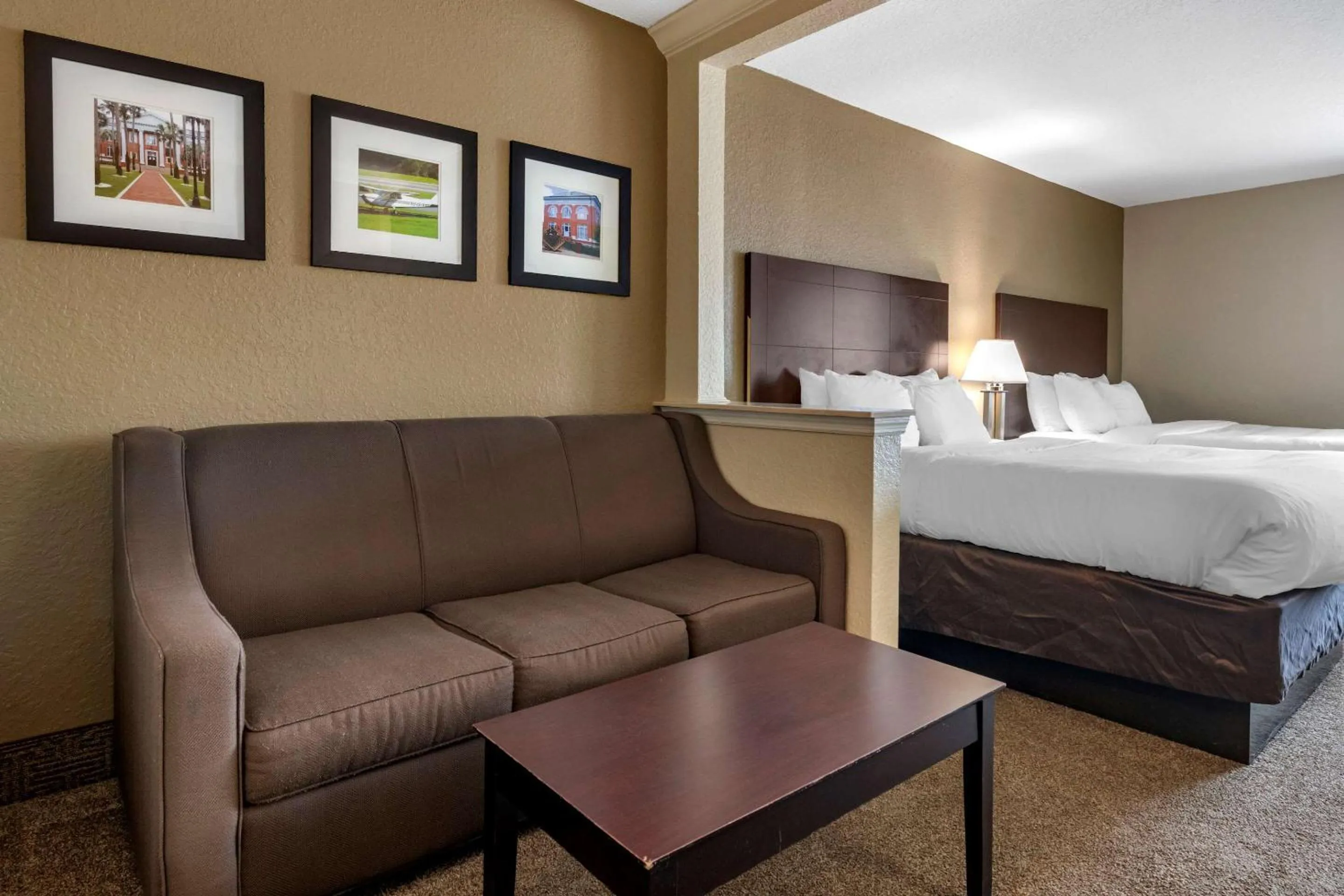Bedroom, Bed in Comfort Inn & Suites DeLand - near University