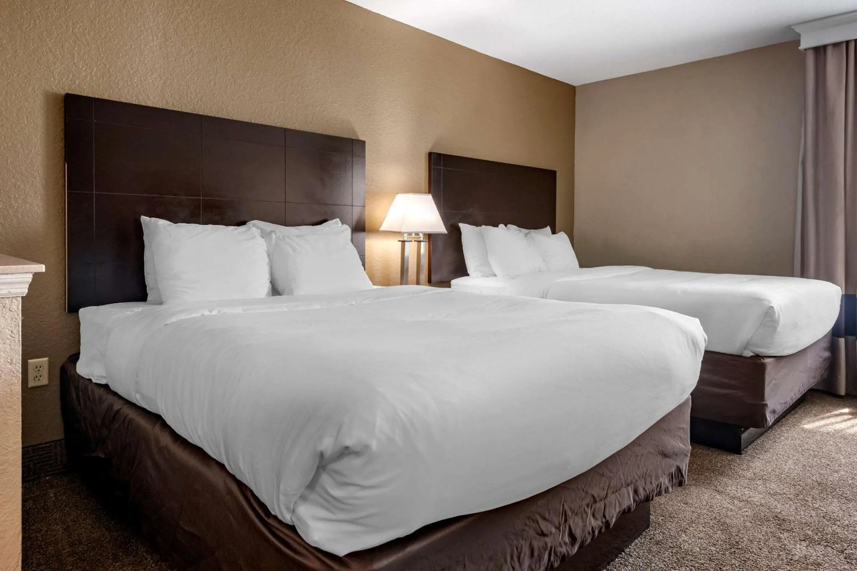 Queen Suite with Two Queen Beds and Sofa Bed in Comfort Inn & Suites DeLand - near University