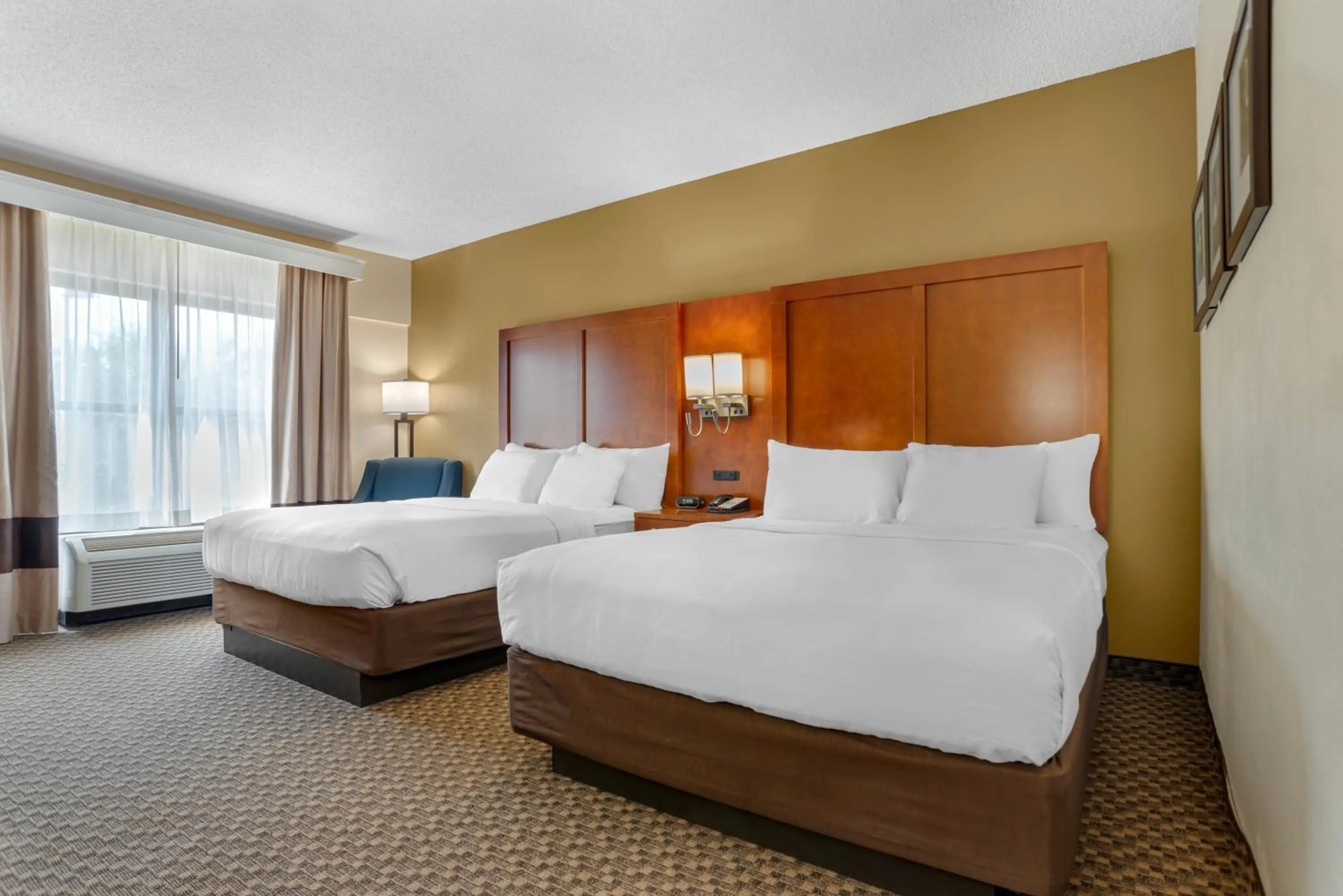 Bed in Comfort Suites Tallahassee Capitol - University Area