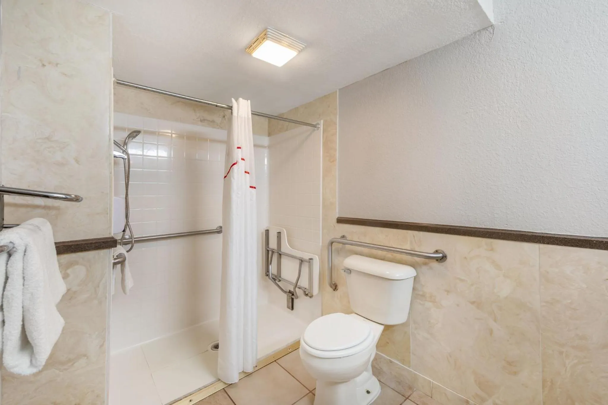 Bathroom in Red Roof Inn Ft Pierce