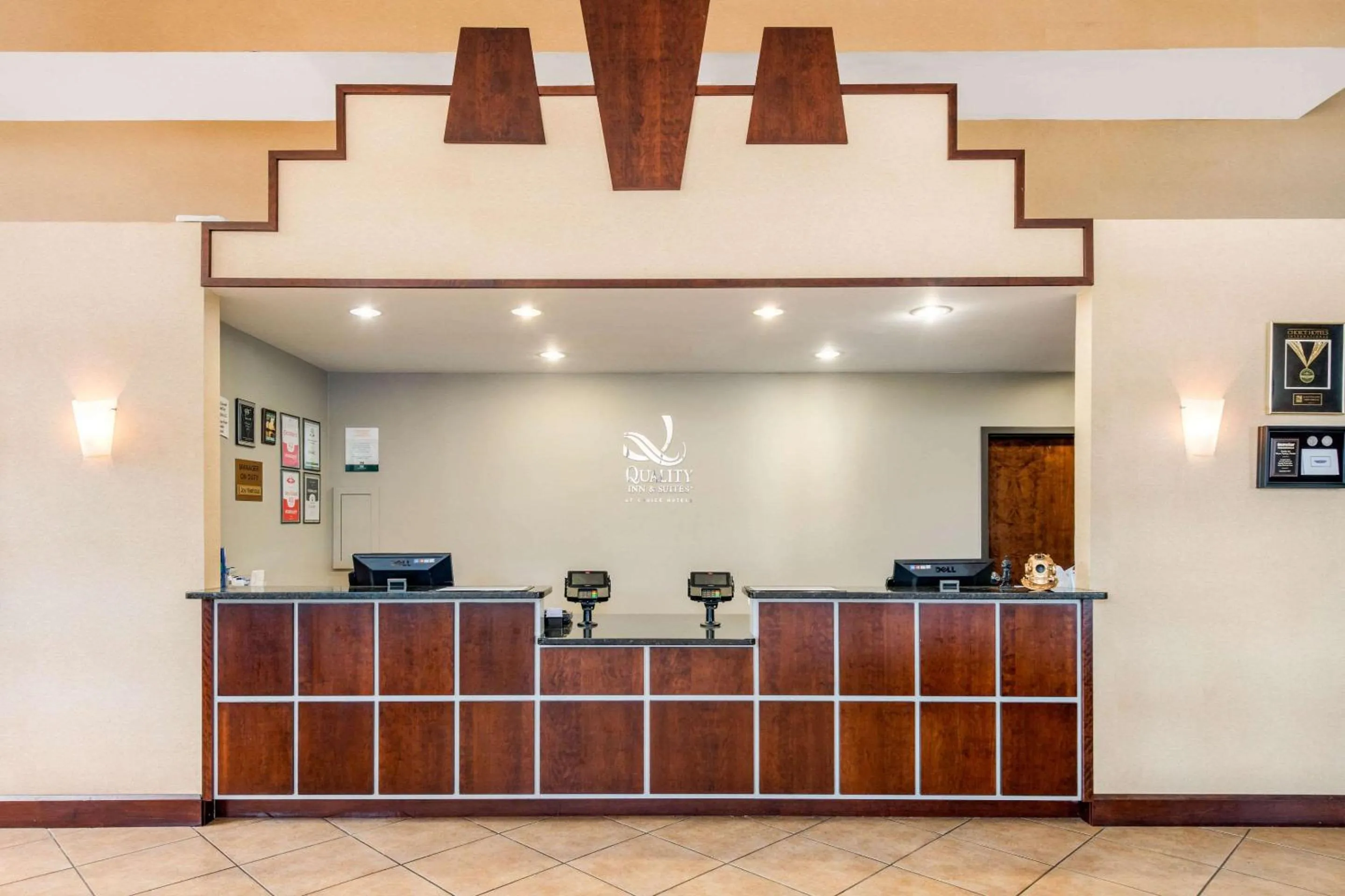 Lobby or reception in Quality Inn & Suites Tarpon Springs South