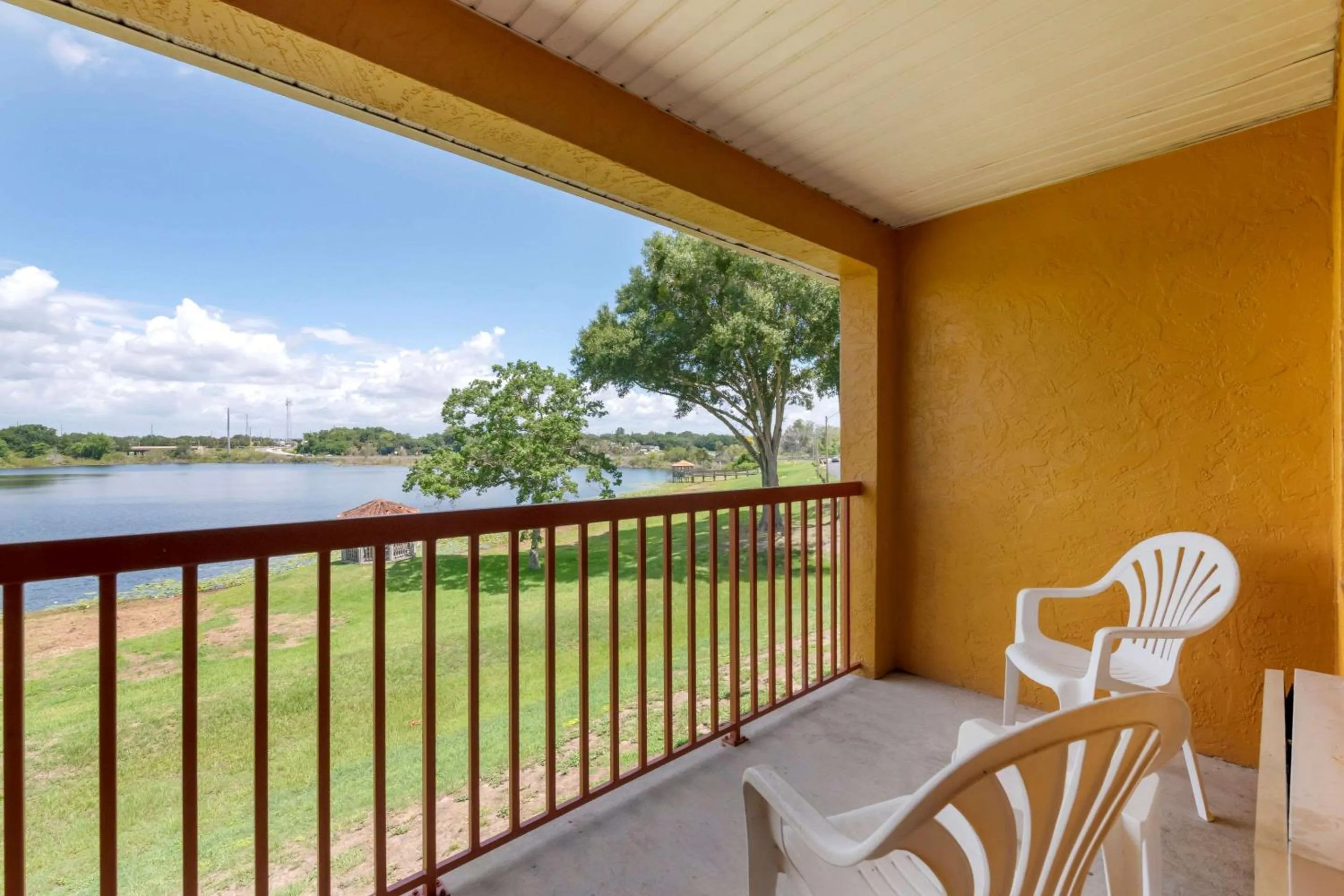 Photo of the whole room in Quality Inn & Suites Mt Dora North