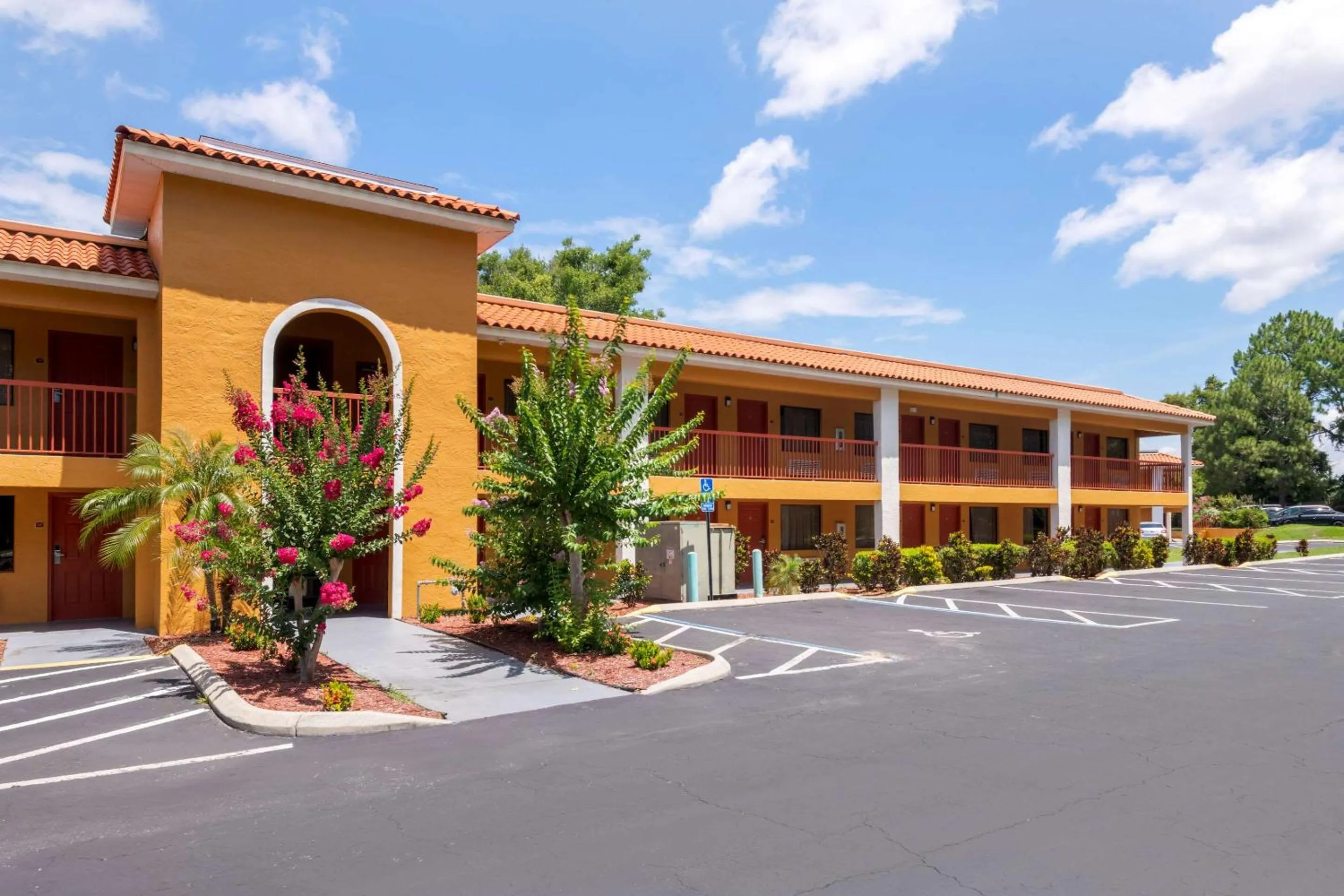 Property building in Quality Inn & Suites Mt Dora North