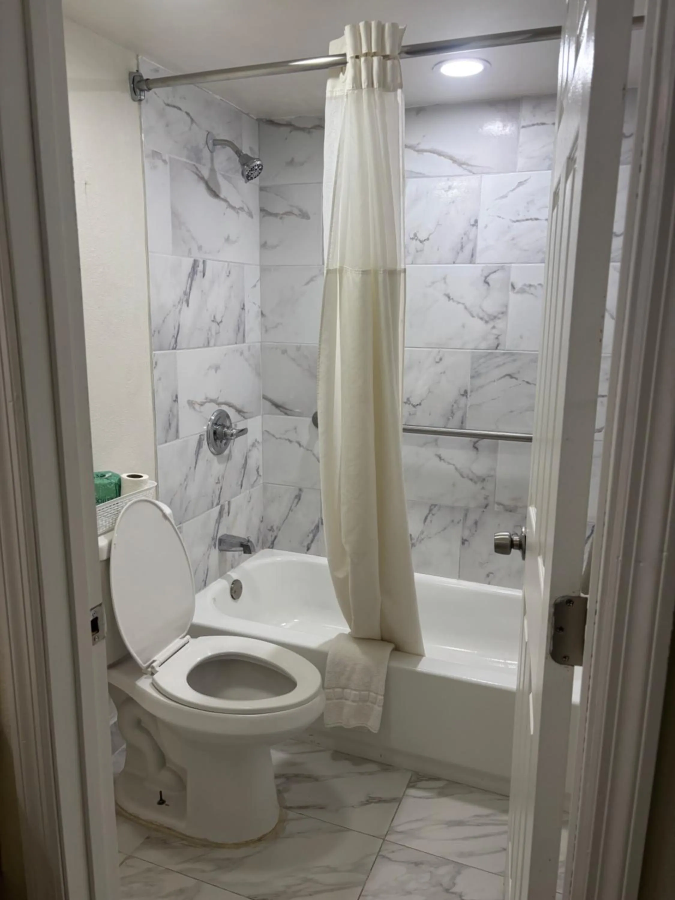 Shower in Alachua Inn