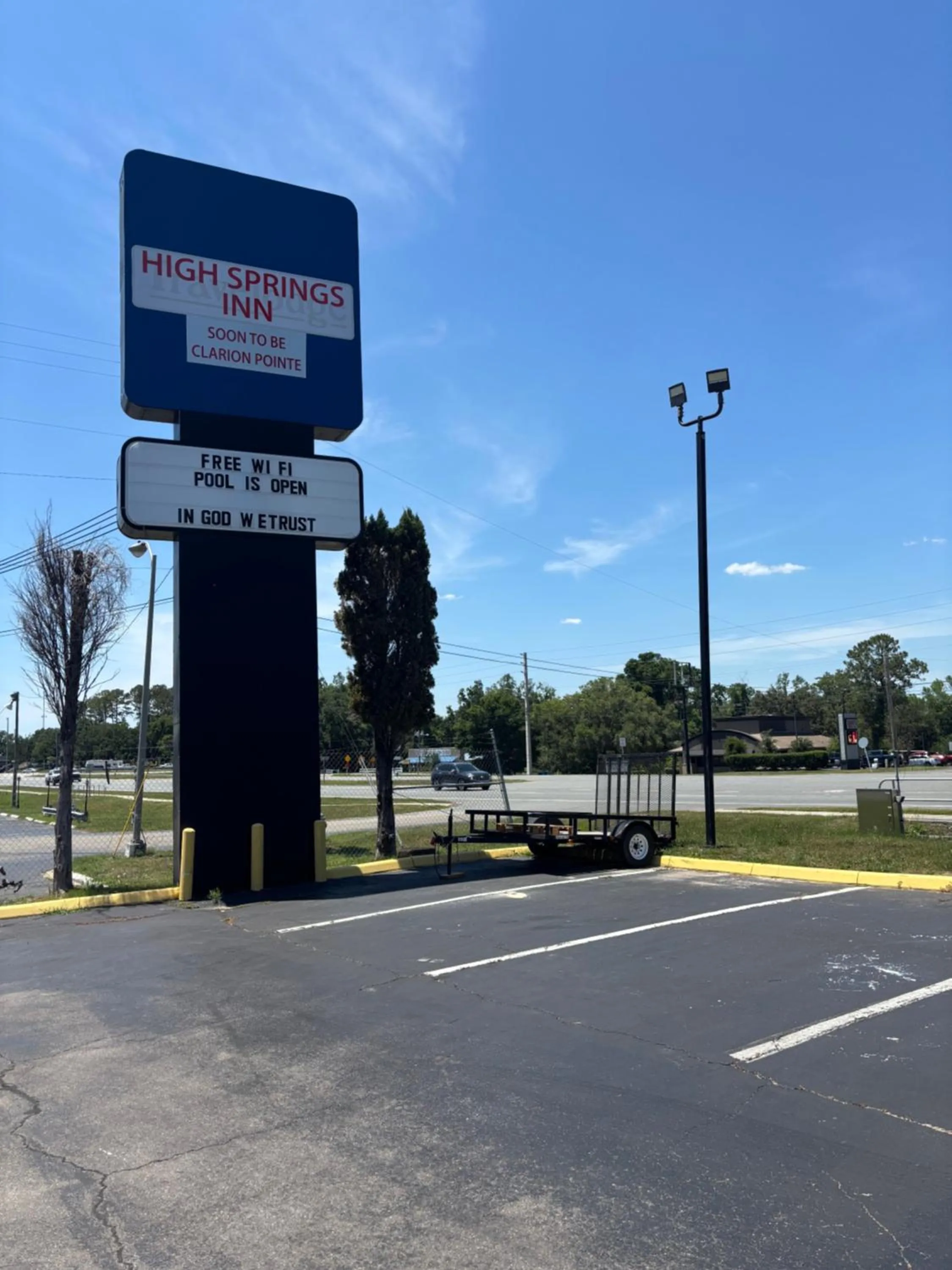 Property building in Alachua Inn