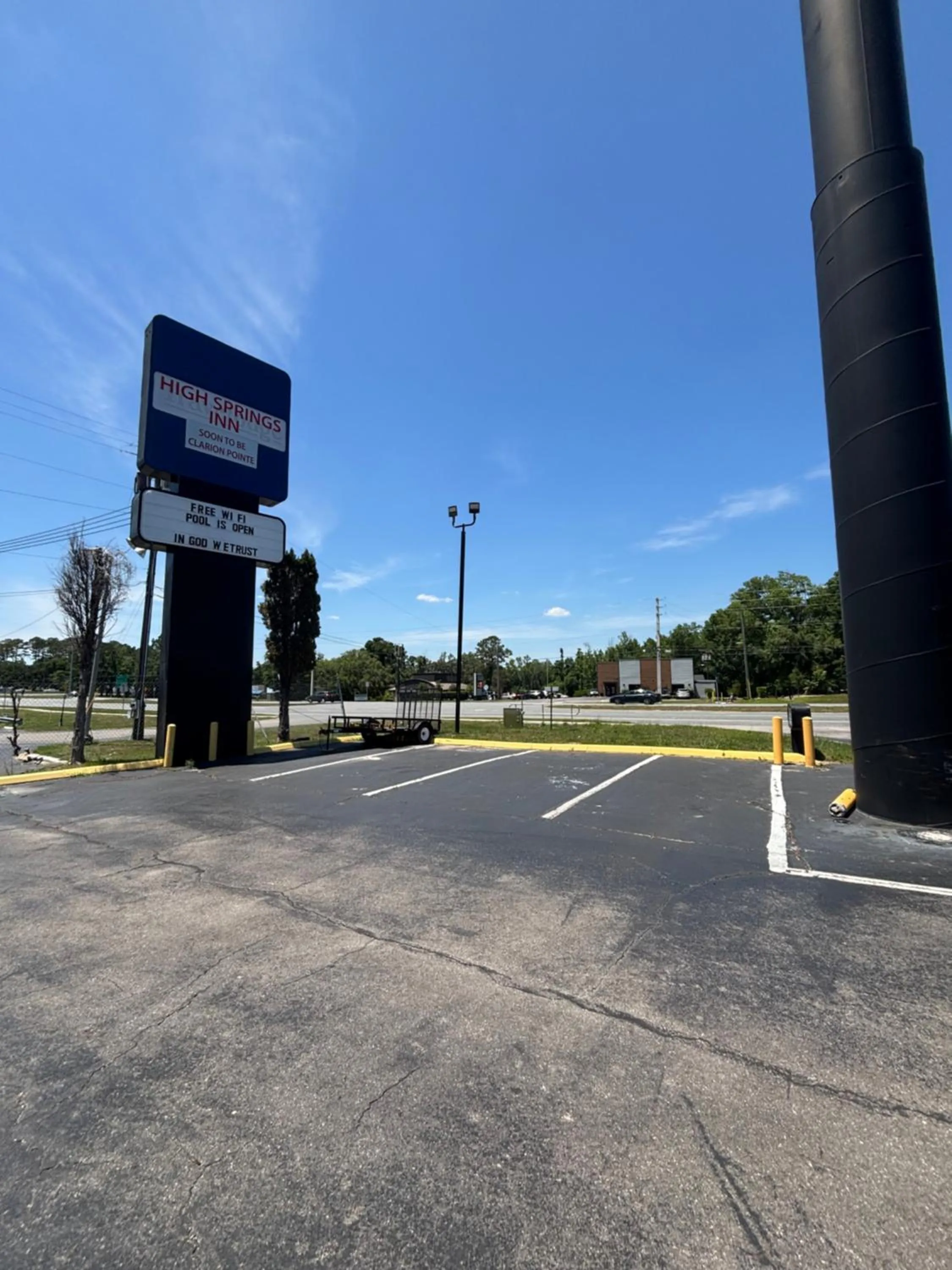 Property building in Alachua Inn