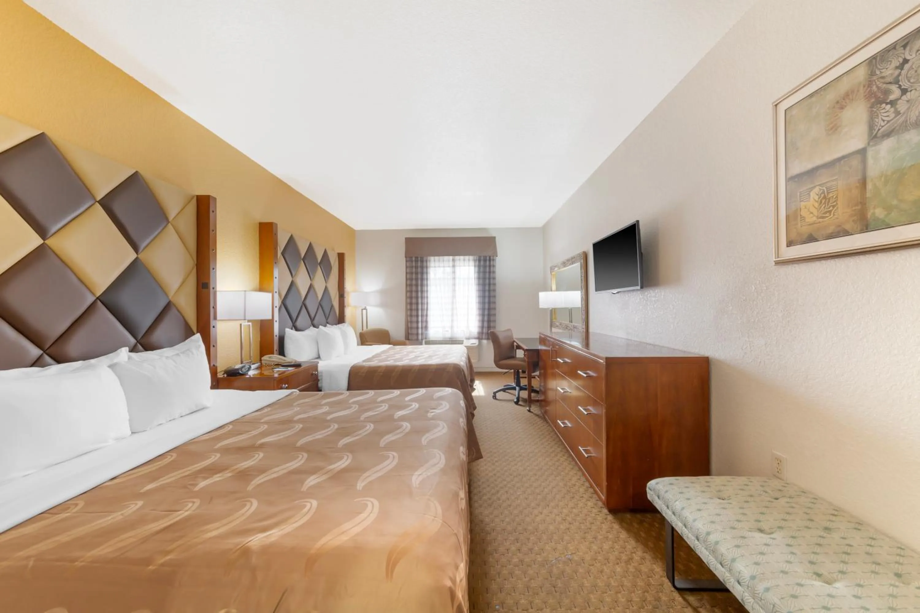 Bed in Quality Inn Florida City - Gateway to the Keys