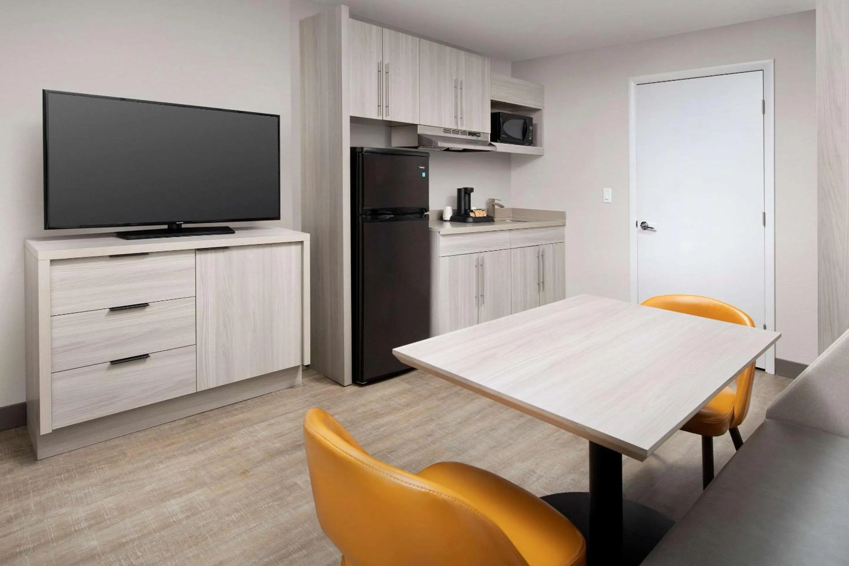 Photo of the whole room in Quality Inn Atlantic Beach-Mayo Clinic Jax Area