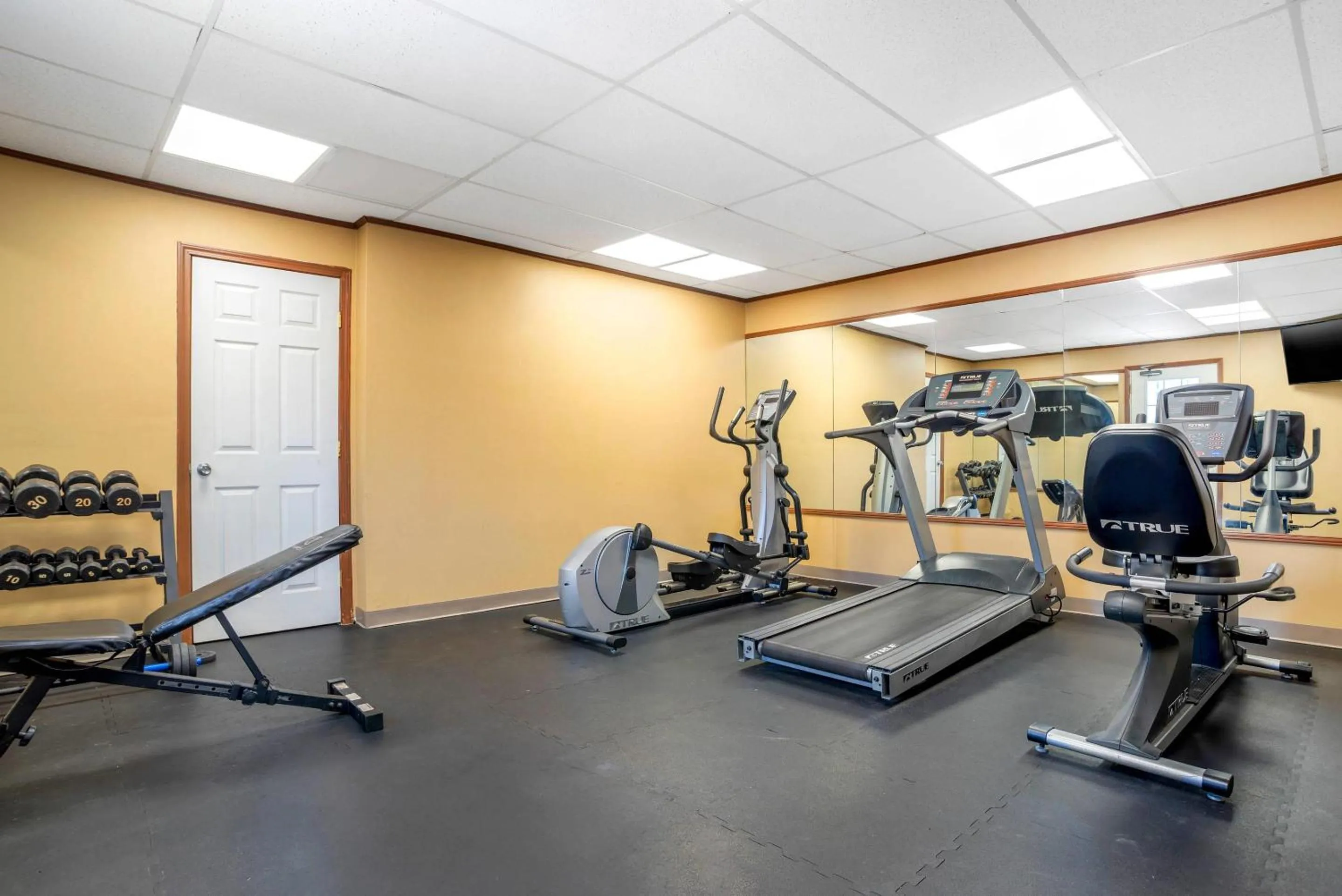 Fitness centre/facilities in Quality Inn Panama City North