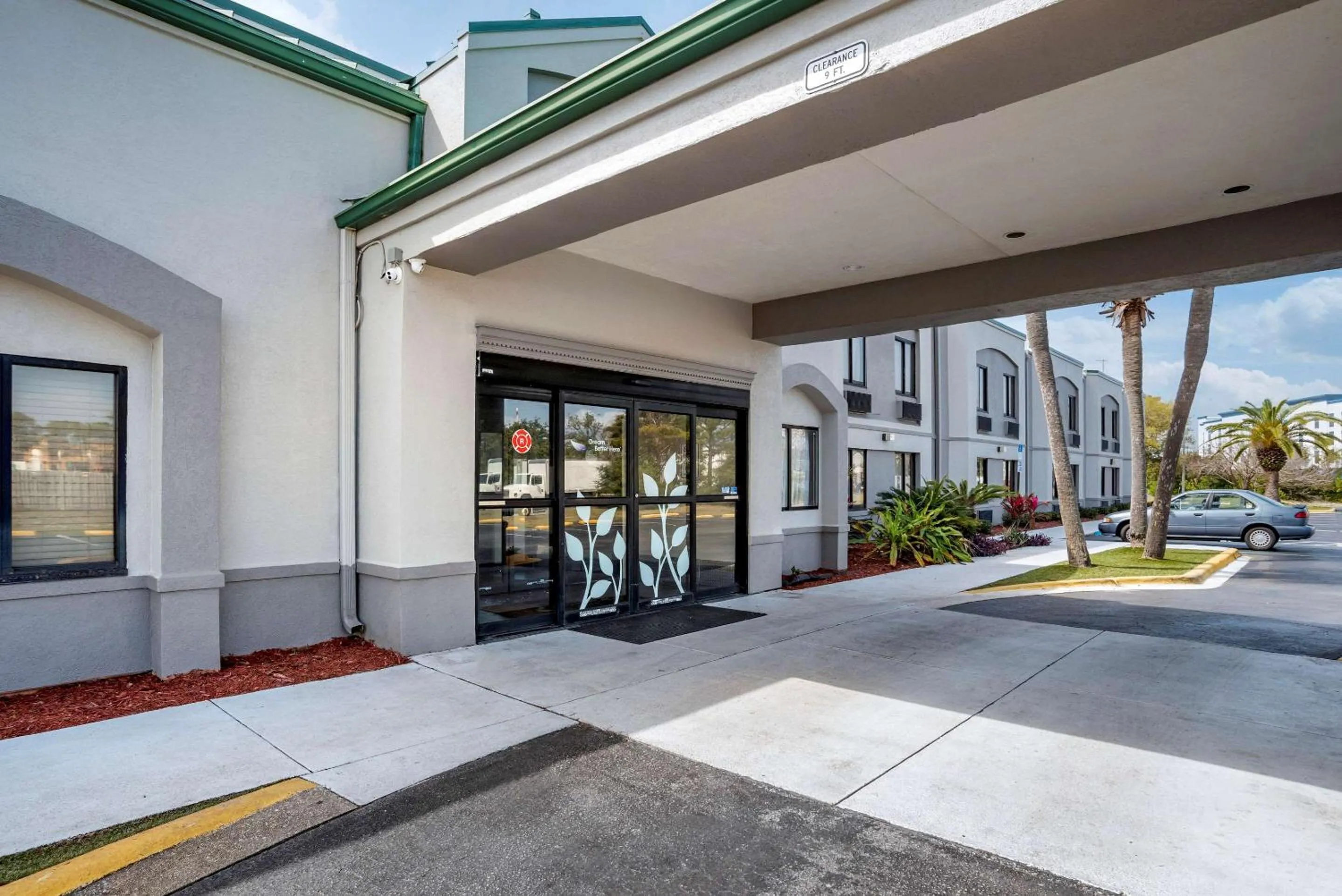 Property building in Sleep Inn Destin near Miramar Beach