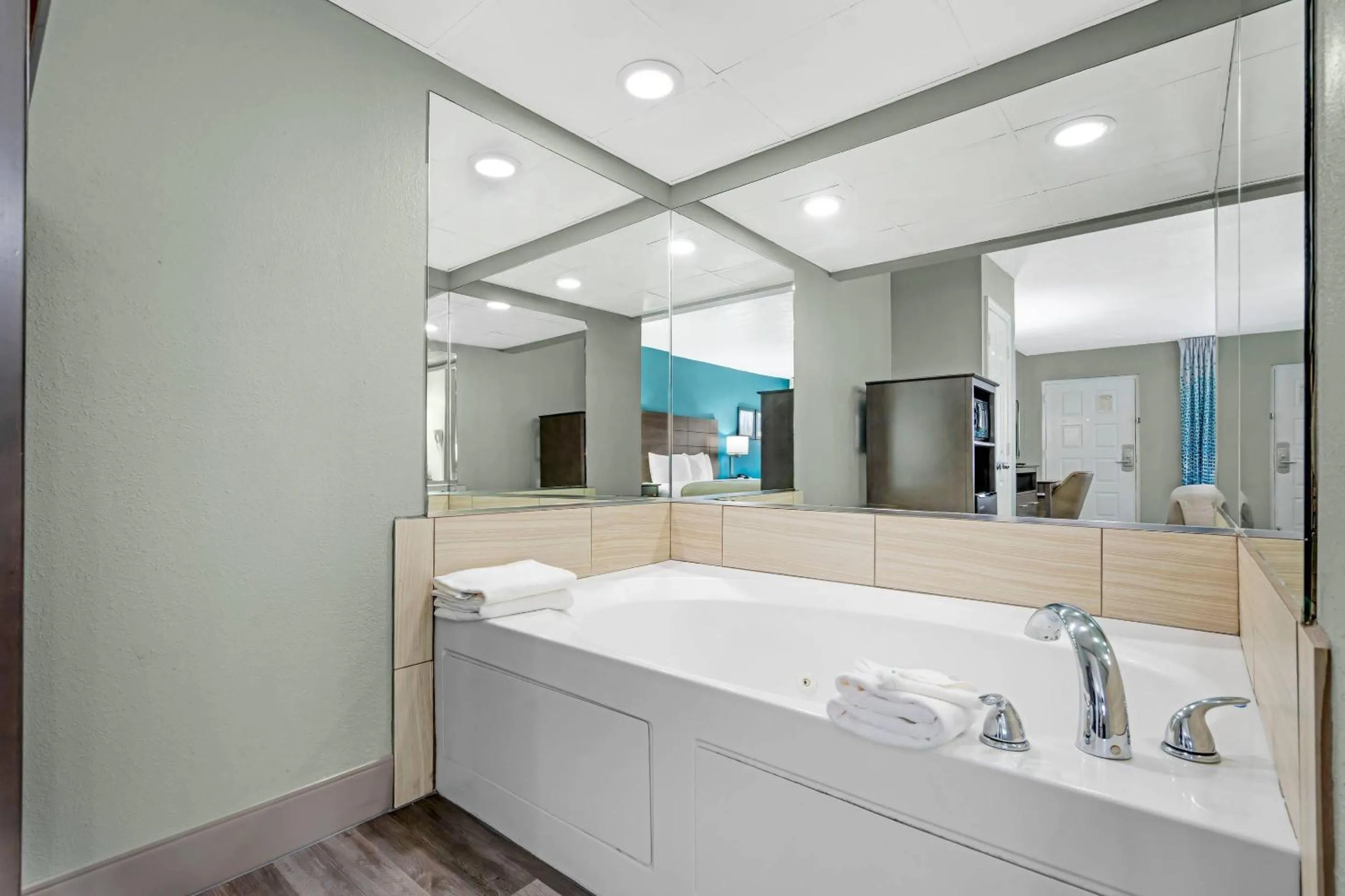 Bedroom in Quality Inn Bradenton North I-75