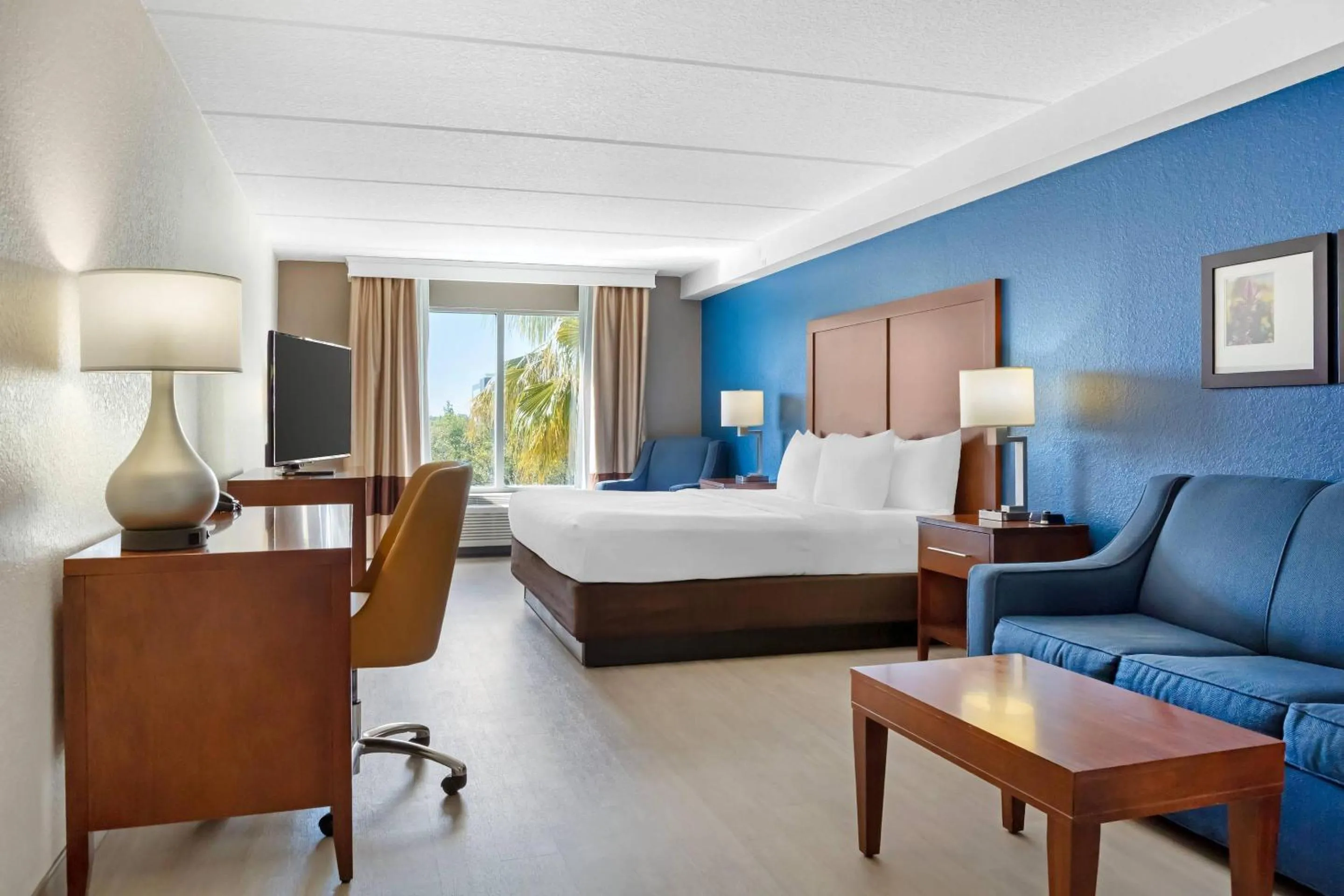 Bedroom, Bed in Comfort Inn & Suites Orlando North