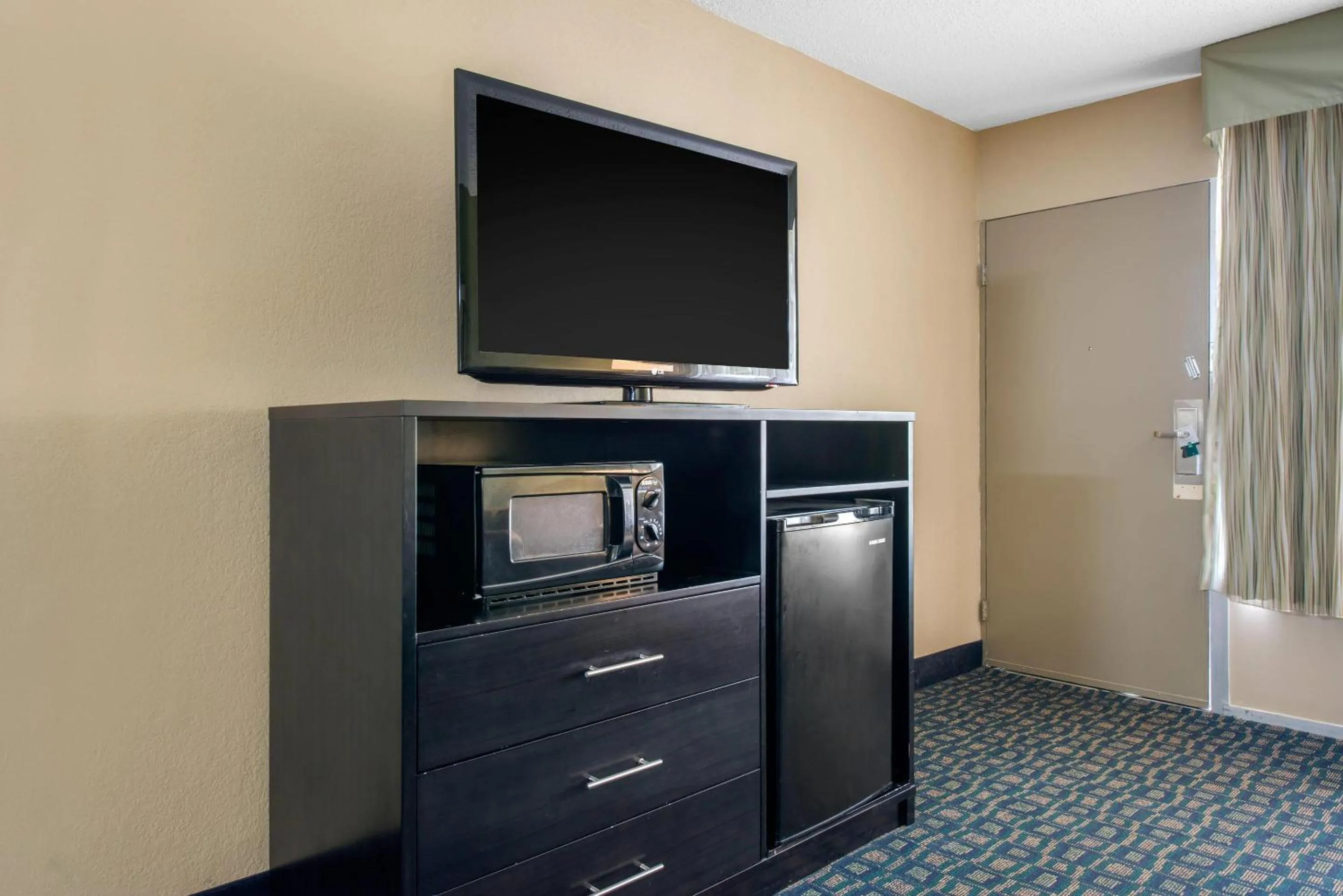 Bedroom in Quality Inn & Suites Brooksville I-75-Dade City