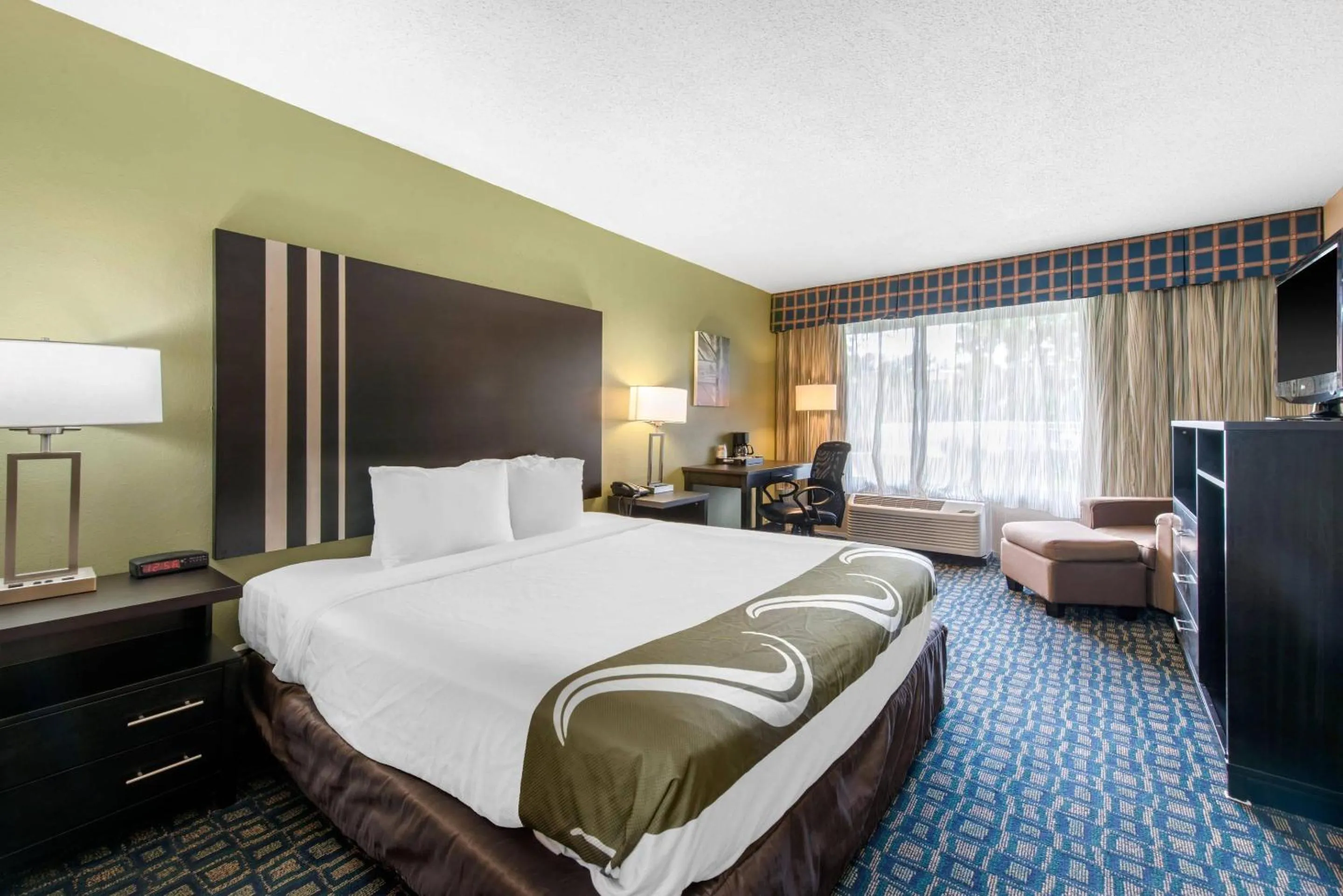 Bedroom, Bed in Quality Inn & Suites Brooksville I-75-Dade City