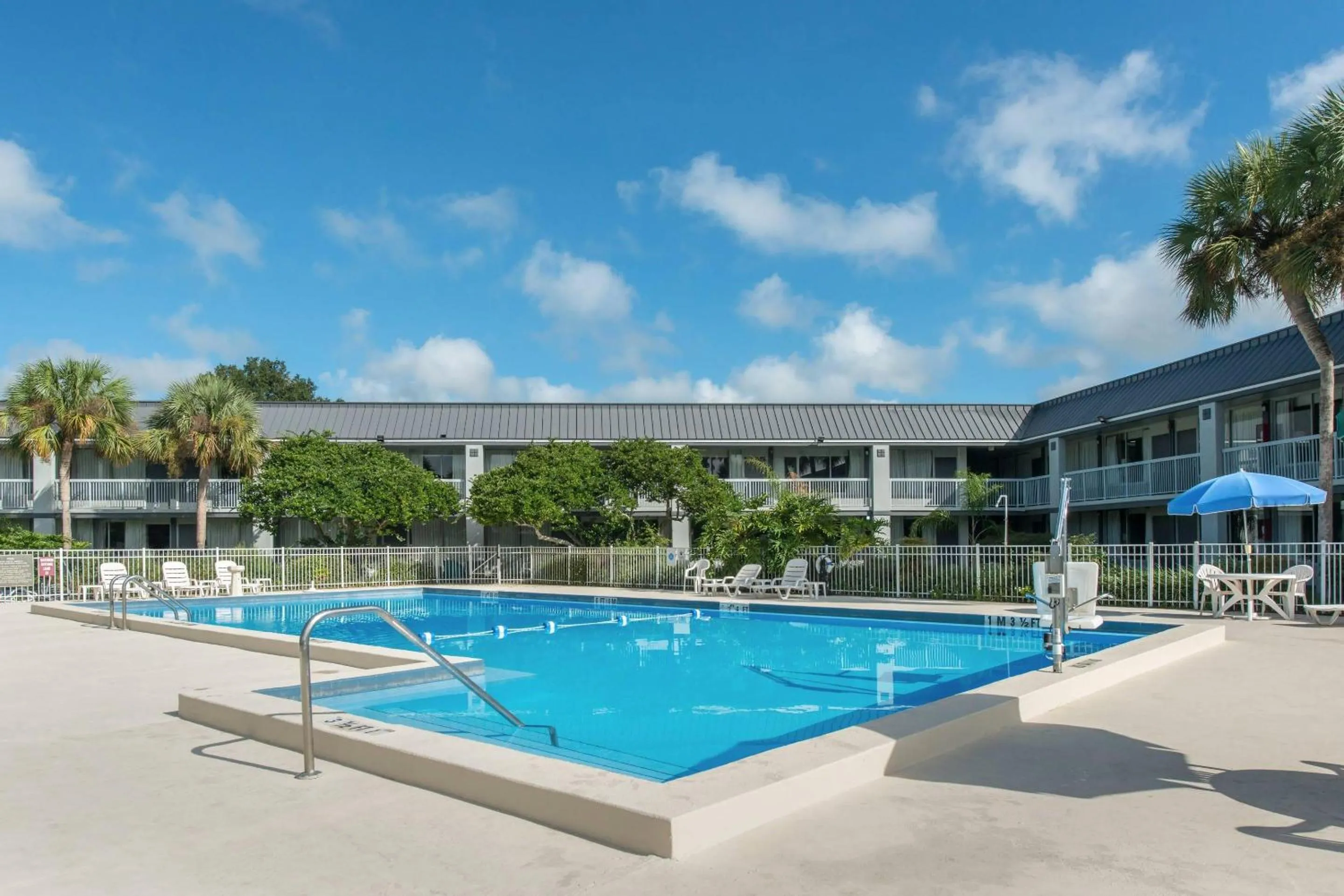 Swimming pool in Quality Inn & Suites Brooksville I-75-Dade City