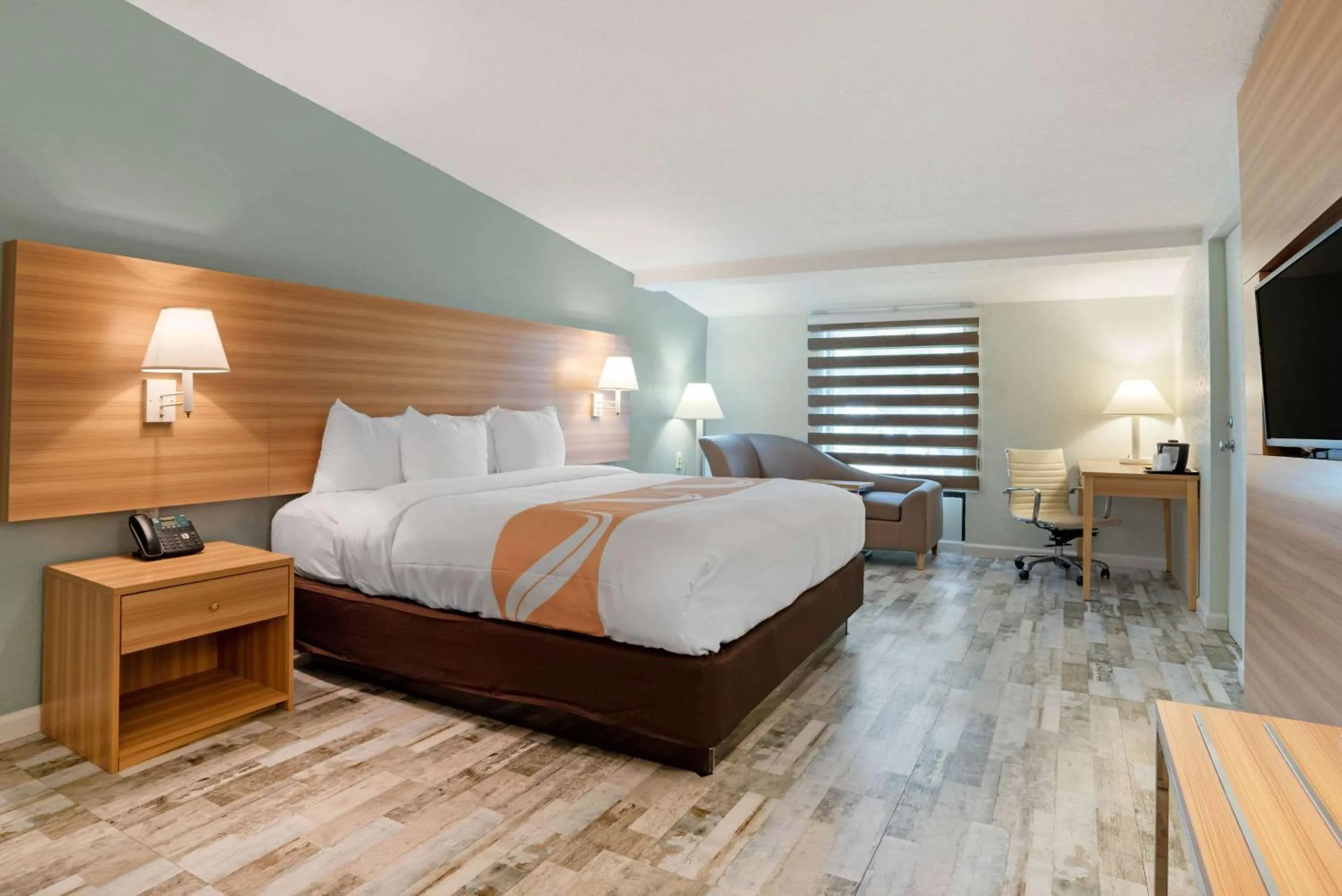 Bedroom, Bed in Quality Inn Fort Walton Beach - Destin West