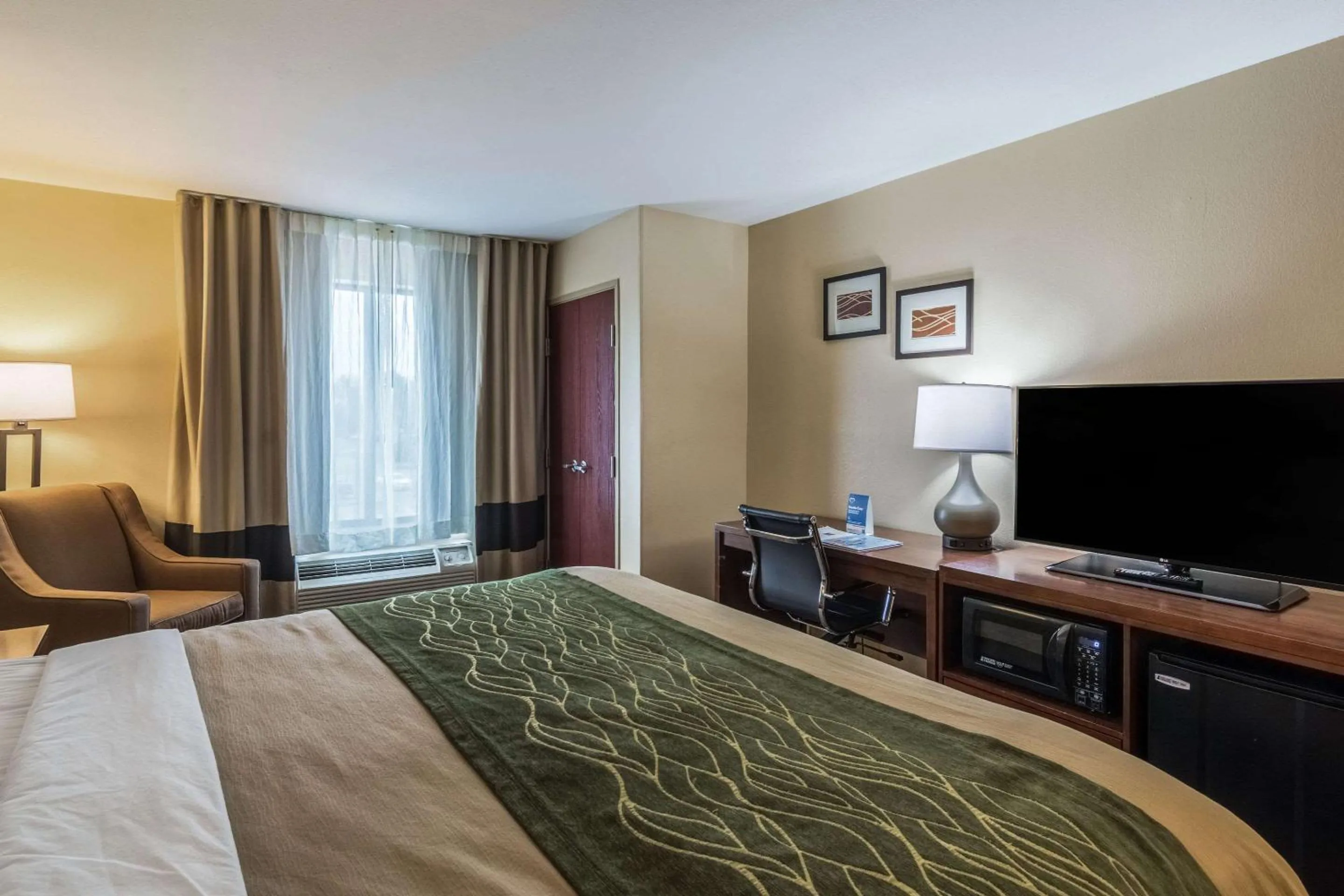 Bedroom, Bed in Comfort Inn & Suites Panama City North