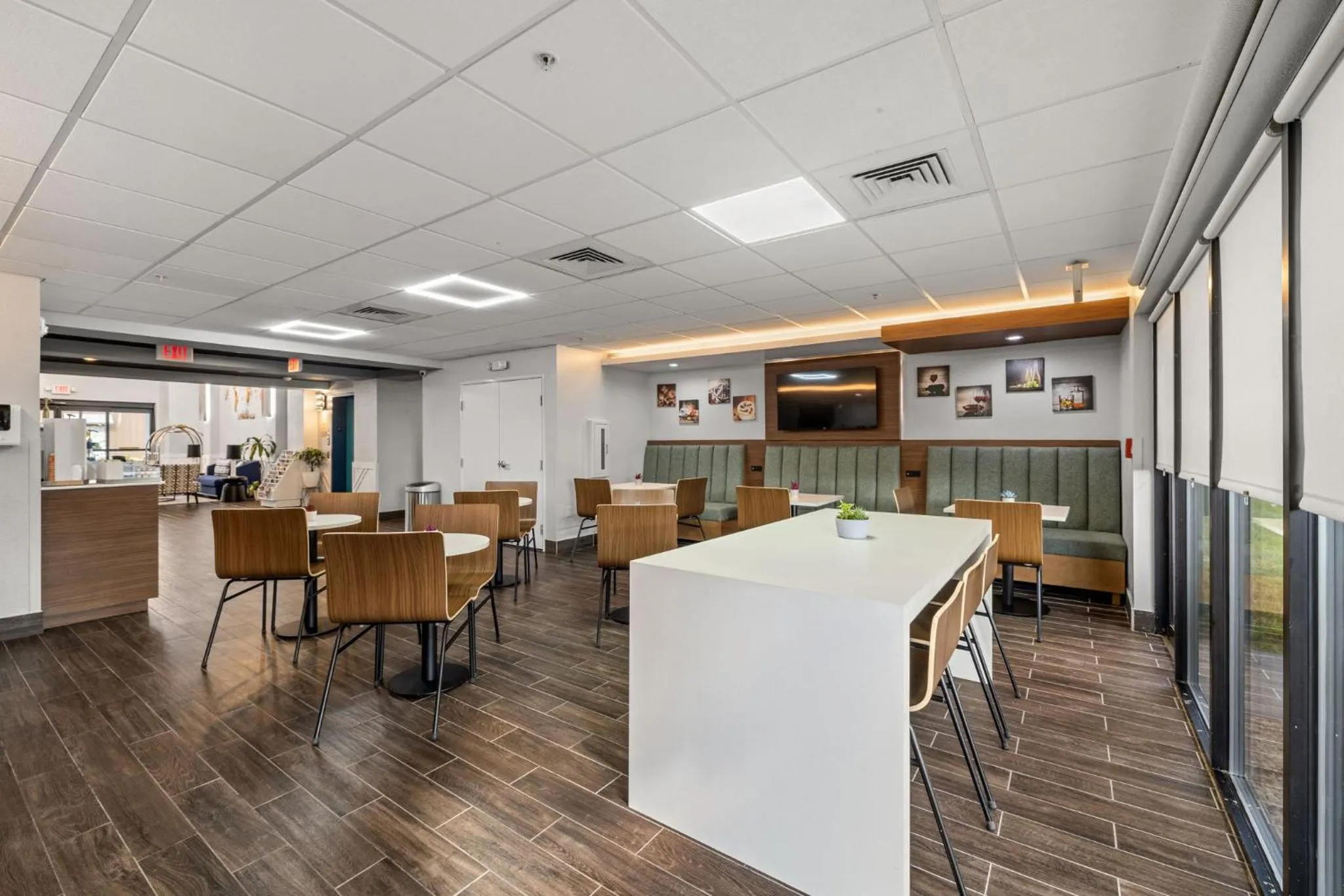 Dining area in Sleep Inn & Suites Lakeland I-4