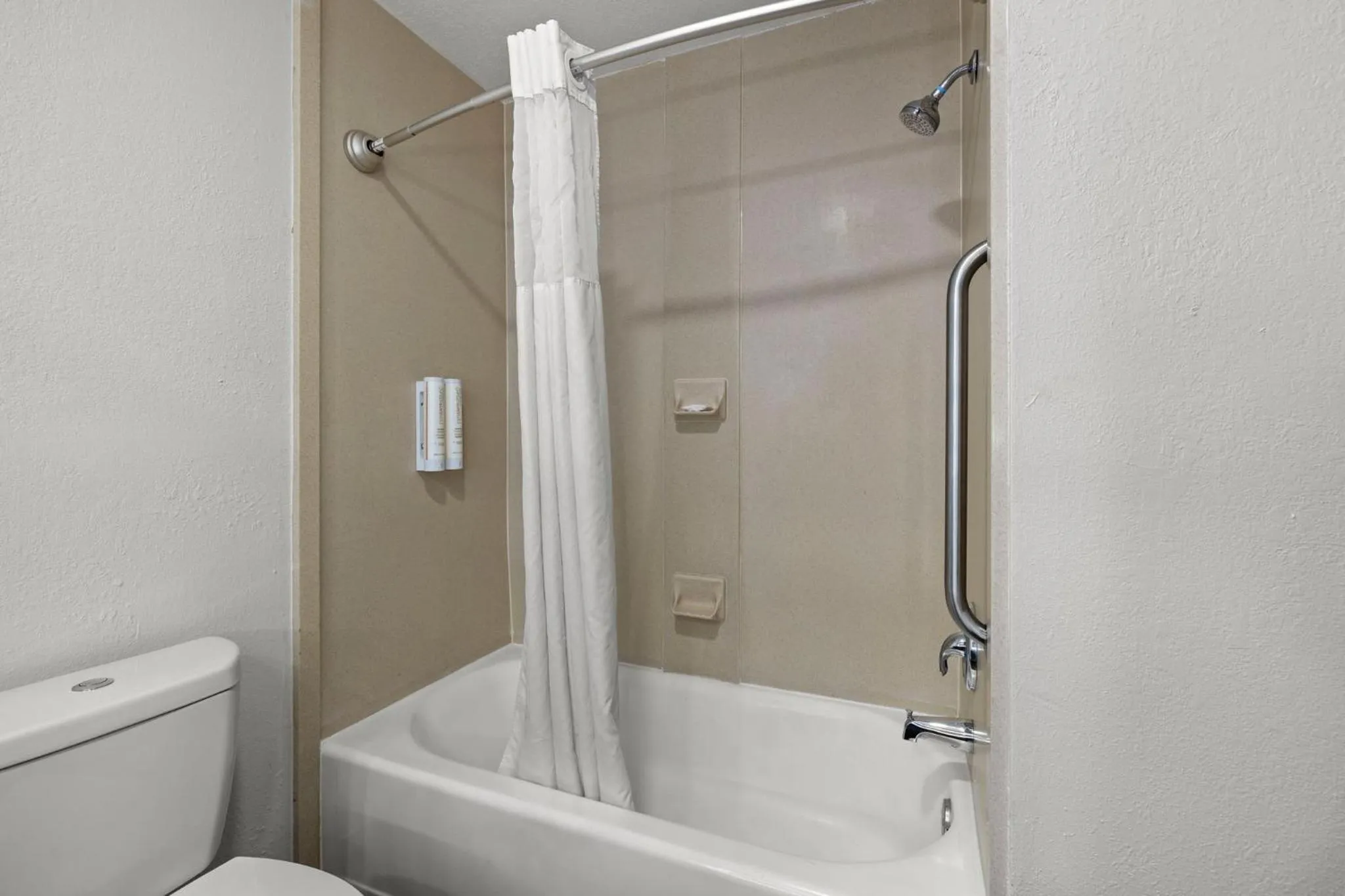 Bath in Sleep Inn & Suites Lakeland I-4