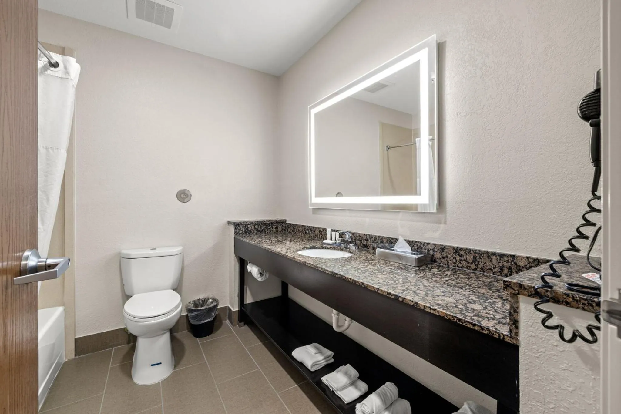 Bathroom in Sleep Inn & Suites Lakeland I-4
