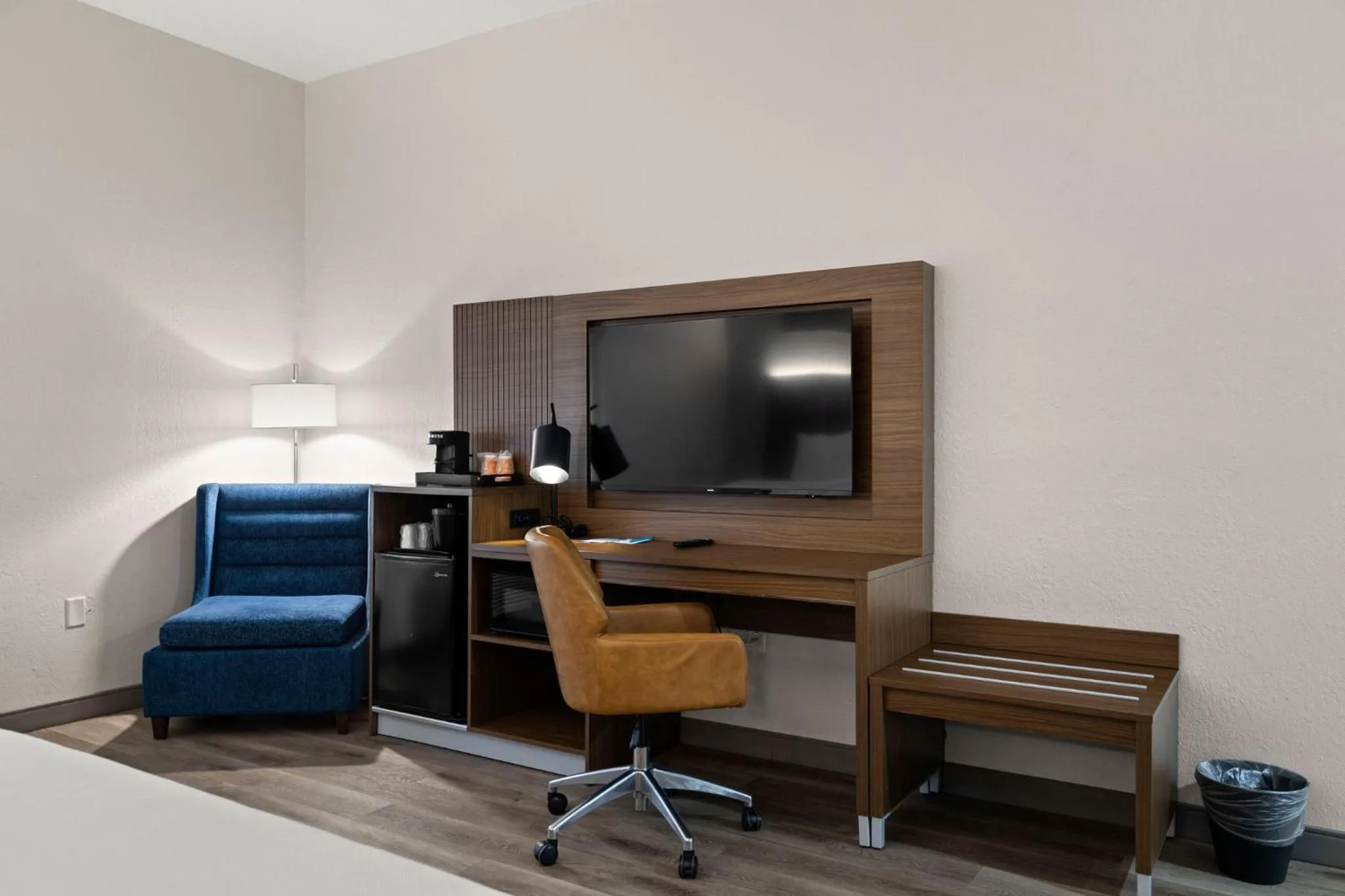 TV and multimedia in Sleep Inn & Suites Lakeland I-4