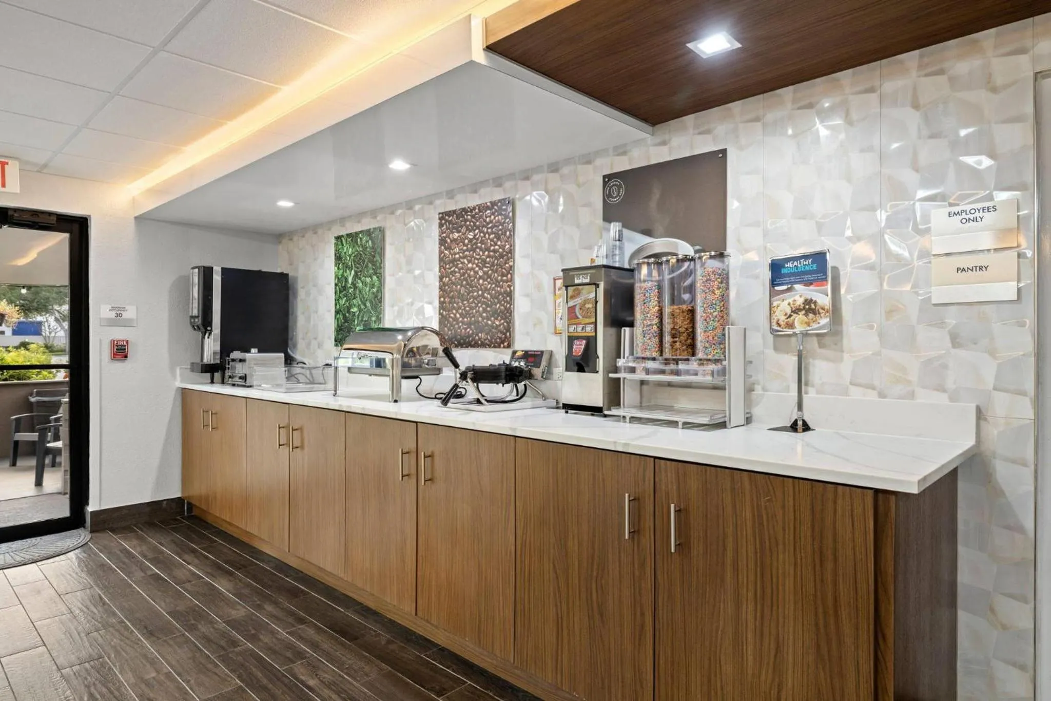 Breakfast in Clarion Pointe Lakeland I-4