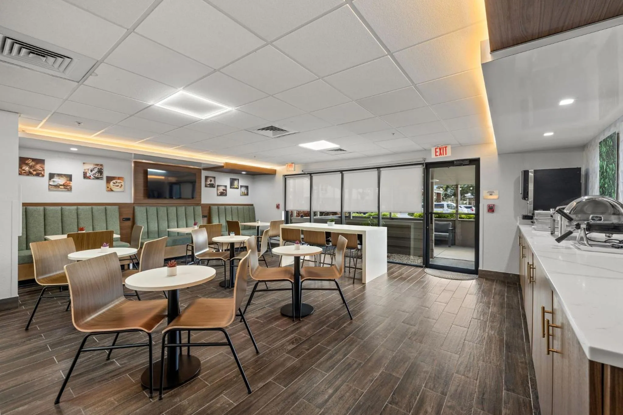 Dining area in Sleep Inn & Suites Lakeland I-4