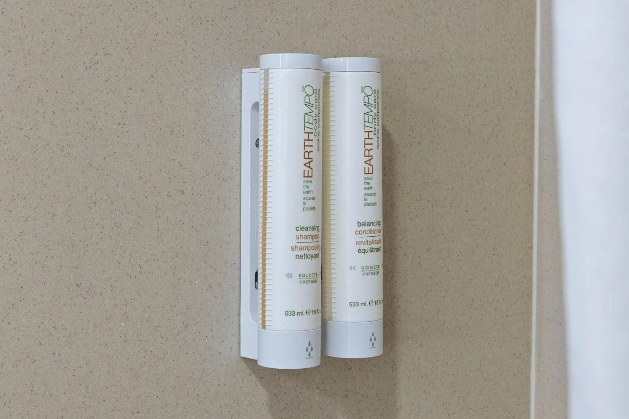 Text overlay in Sleep Inn & Suites Lakeland I-4