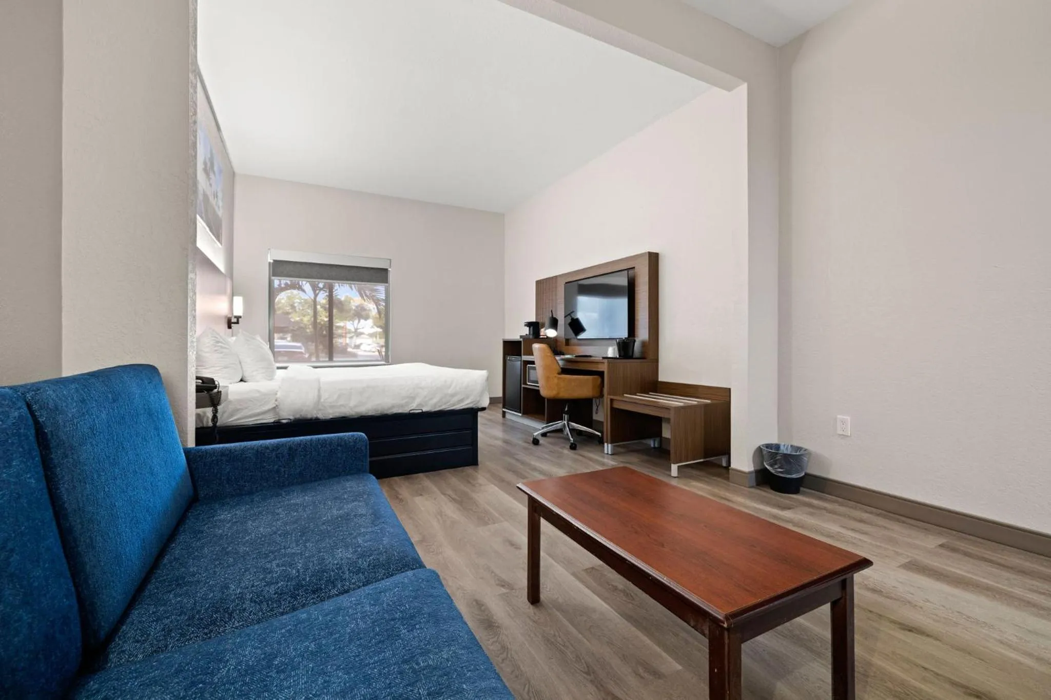 Photo of the whole room in Sleep Inn & Suites Lakeland I-4