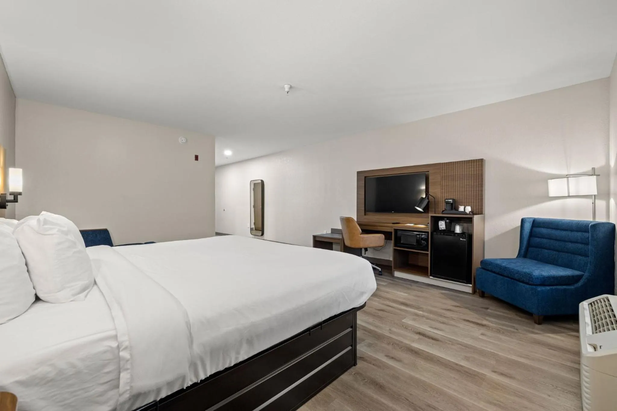 Bedroom, Bed in Sleep Inn & Suites Lakeland I-4