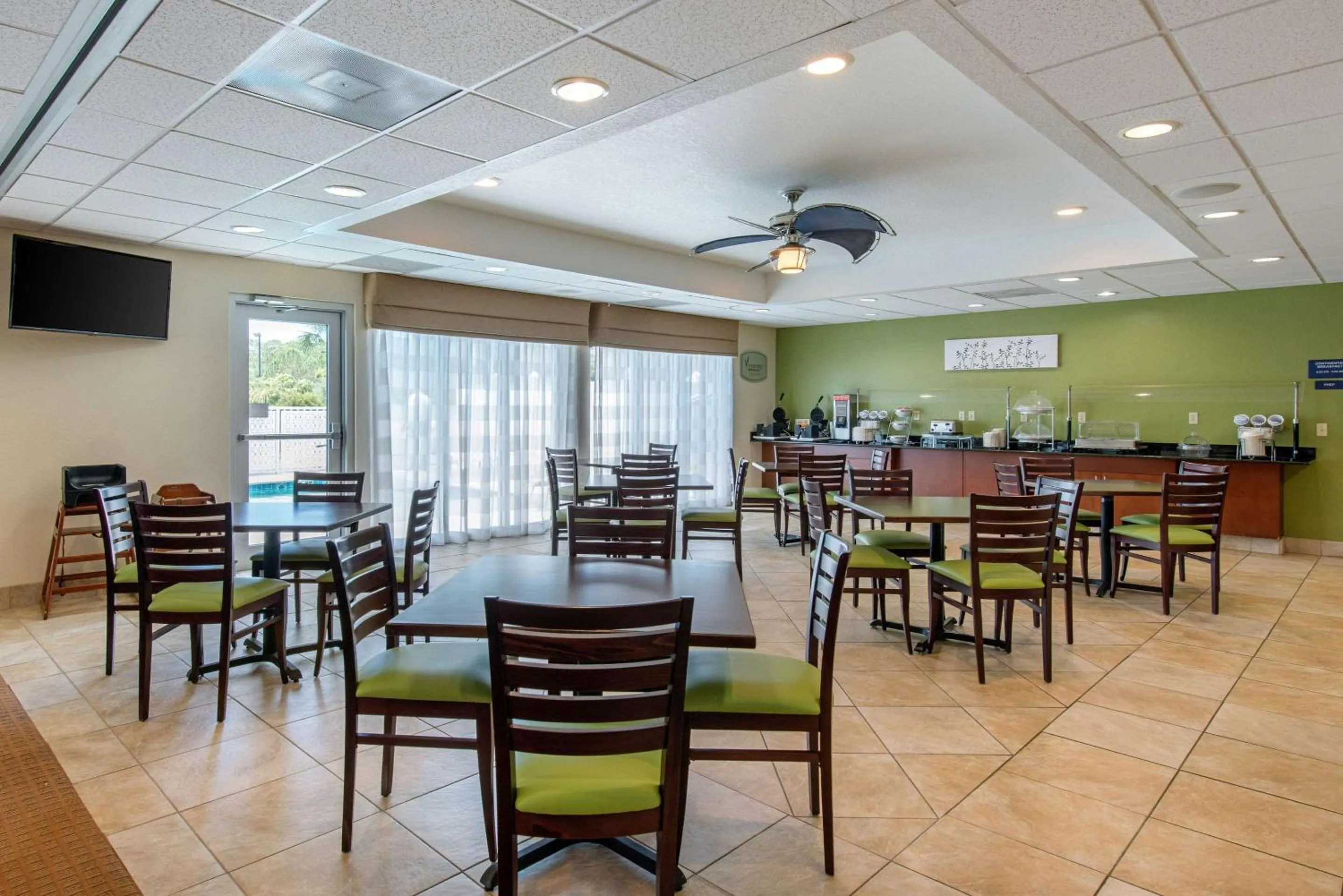 Breakfast in Sleep Inn & Suites Port Charlotte-Punta Gorda