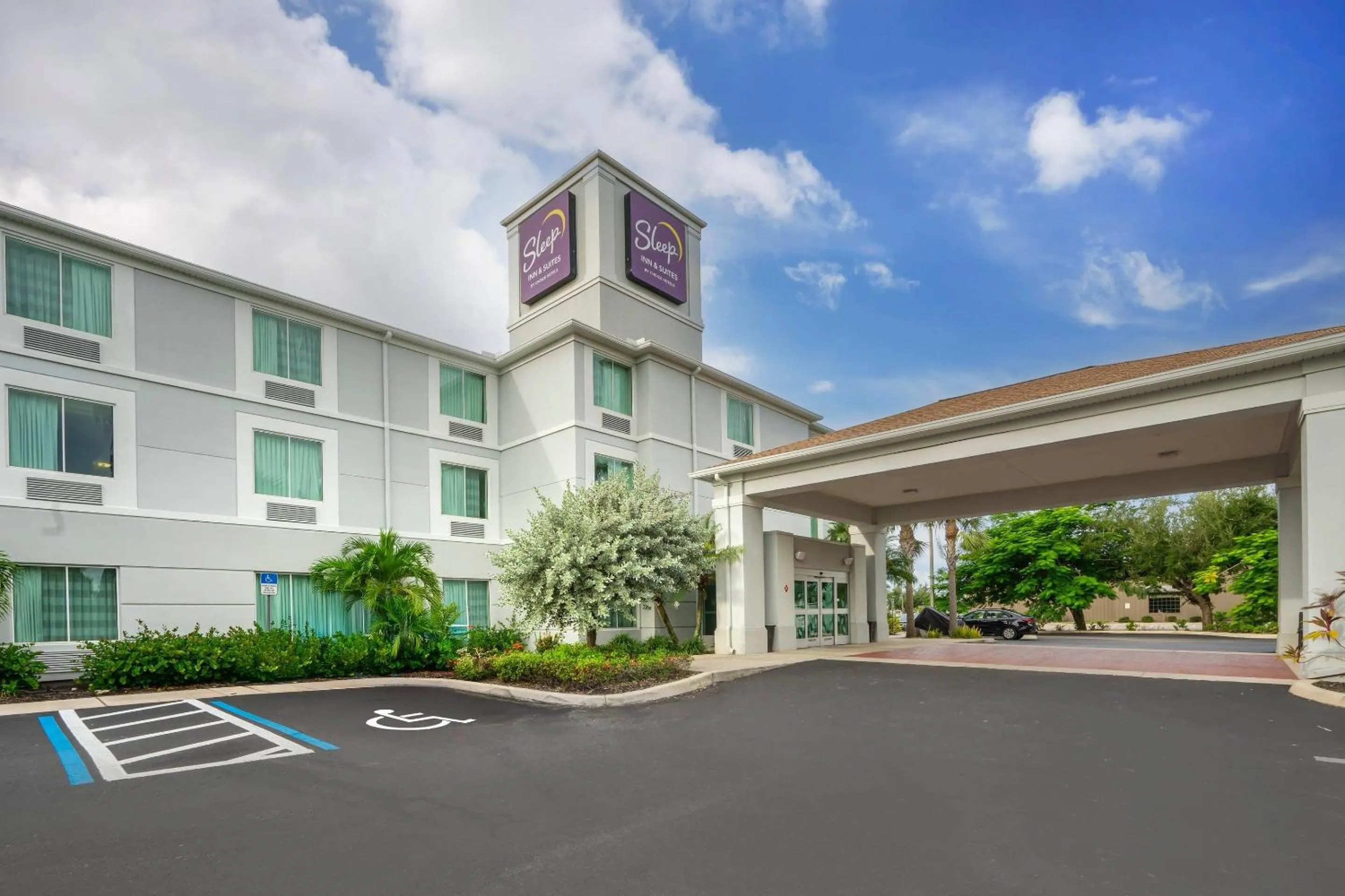 Property building in Sleep Inn & Suites Port Charlotte-Punta Gorda