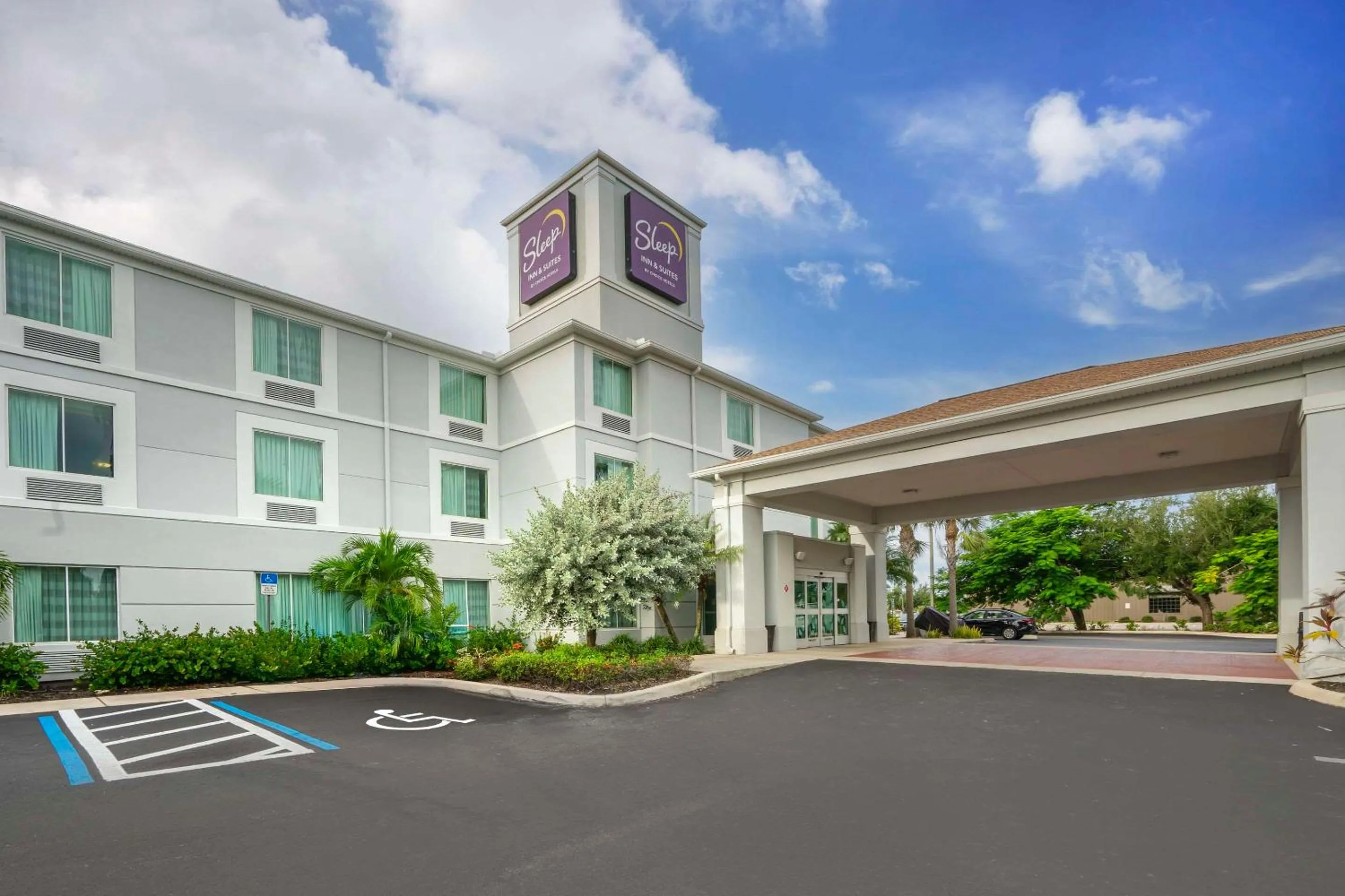 Property building in Sleep Inn & Suites Port Charlotte-Punta Gorda