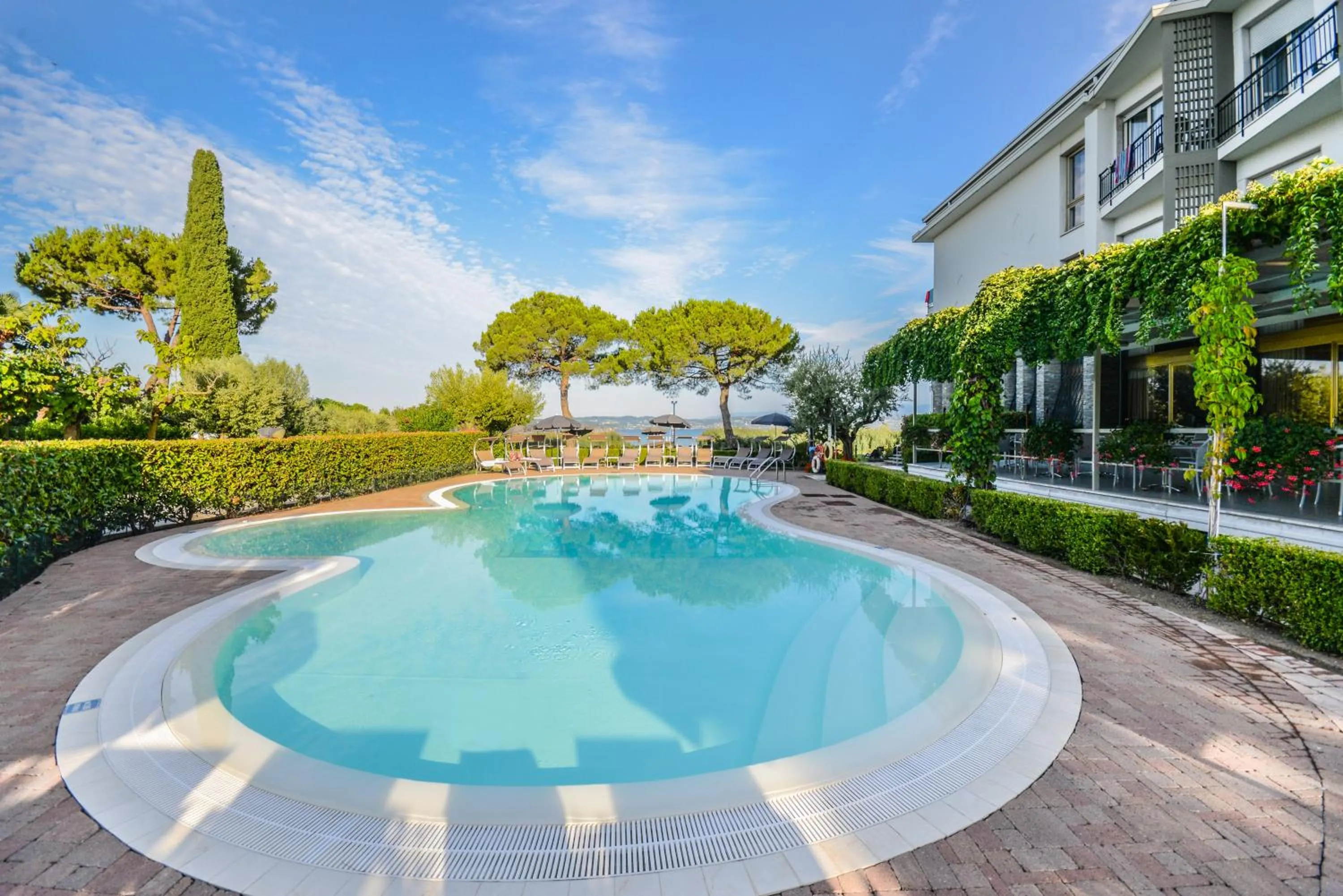 Swimming pool in Hotel Miramar