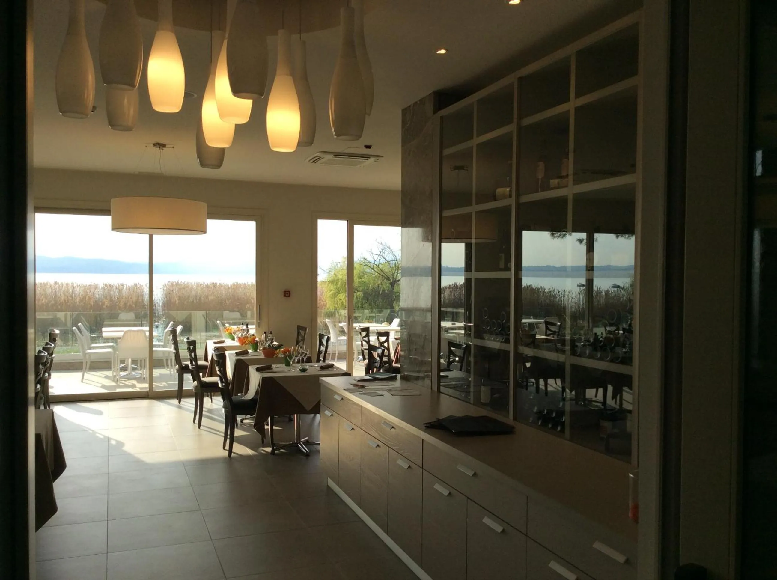 Restaurant/places to eat in Hotel Miramar