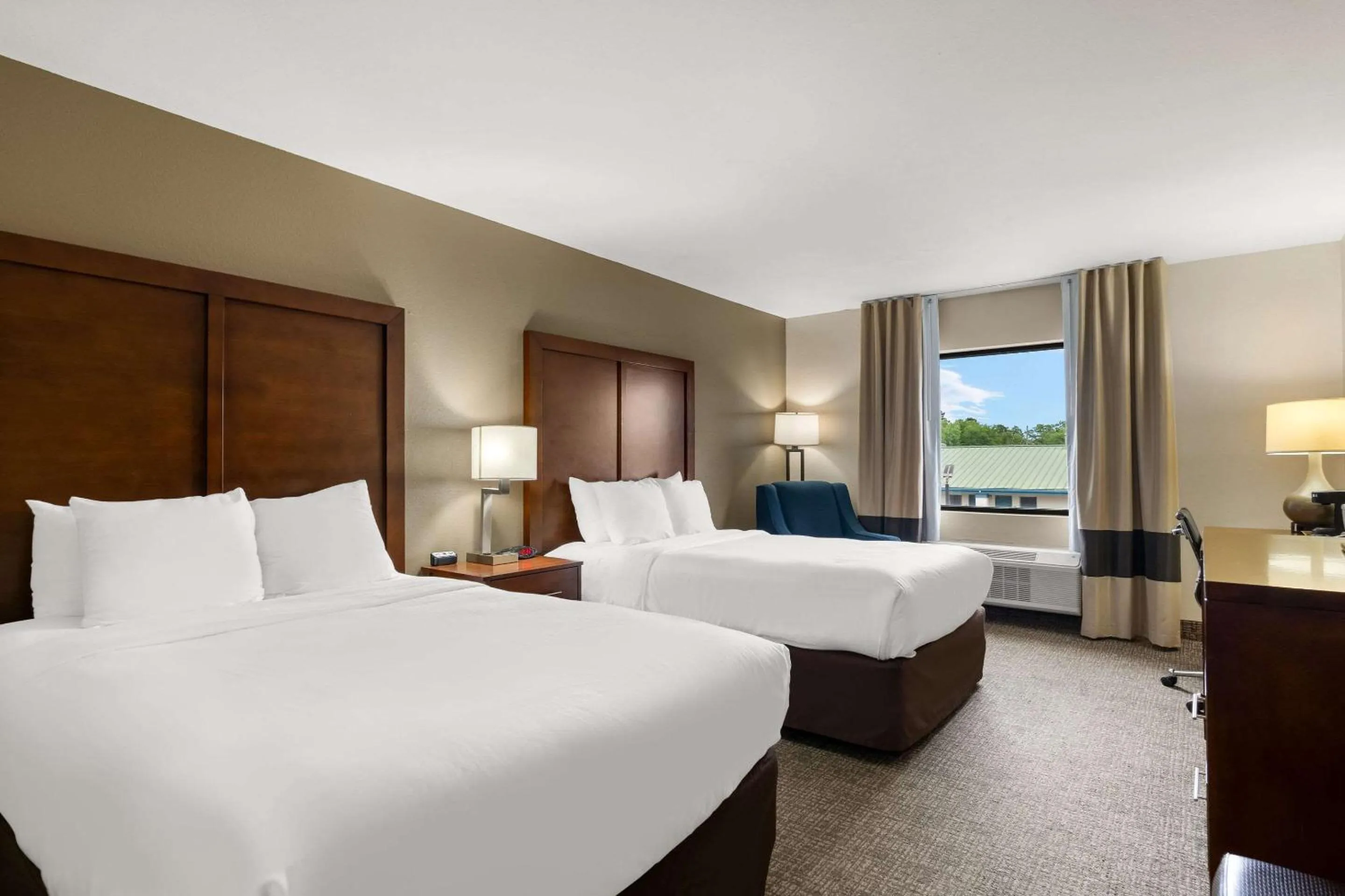 Bedroom, Bed in Comfort Inn & Suites Chipley I-10