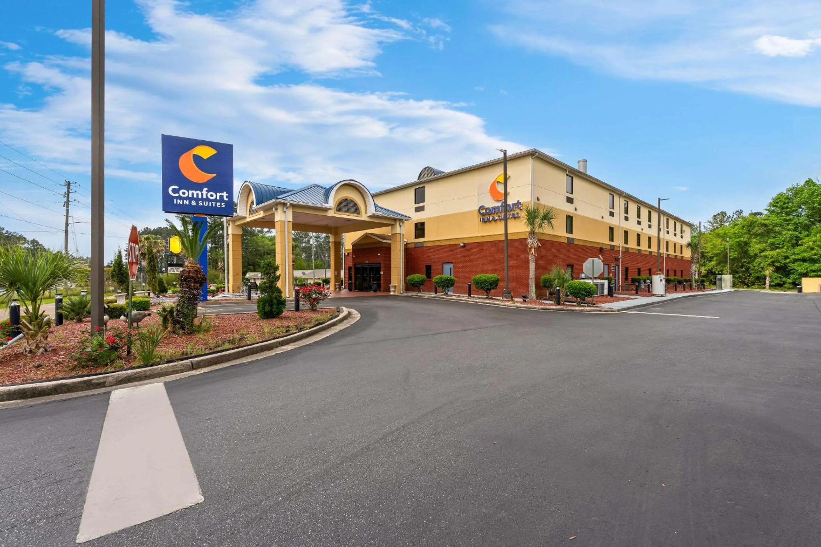 Property building in Comfort Inn & Suites Chipley I-10