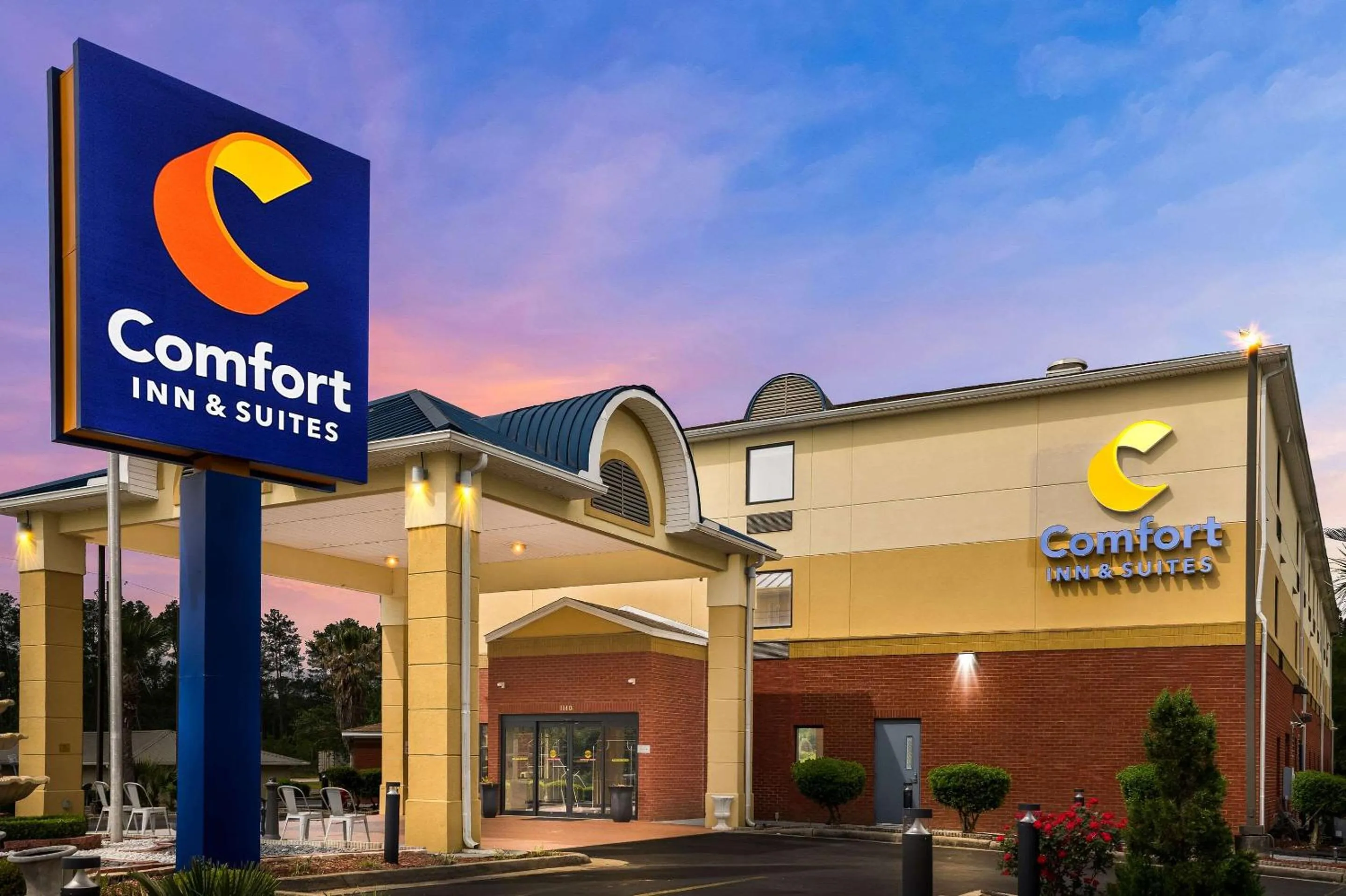 Property building in Comfort Inn & Suites Chipley I-10