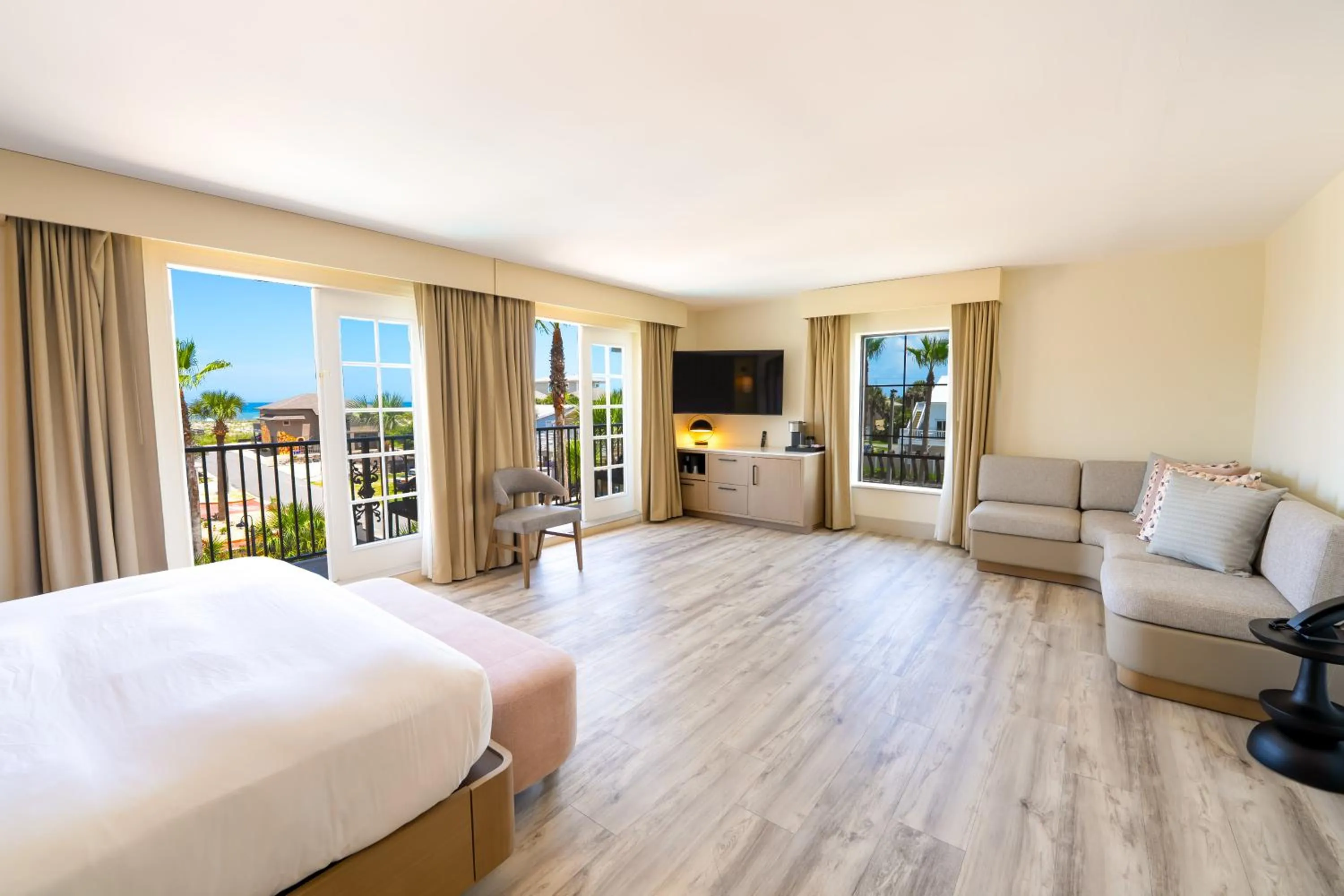 Bed in Castillo Real St Augustine Beach,Tapestry Collection Hilton