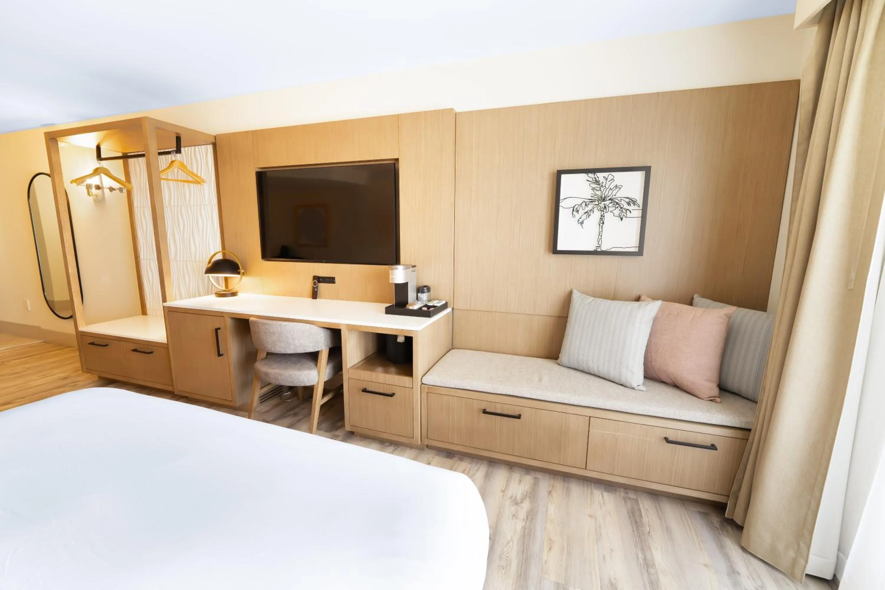 Bed in Castillo Real St Augustine Beach,Tapestry Collection Hilton