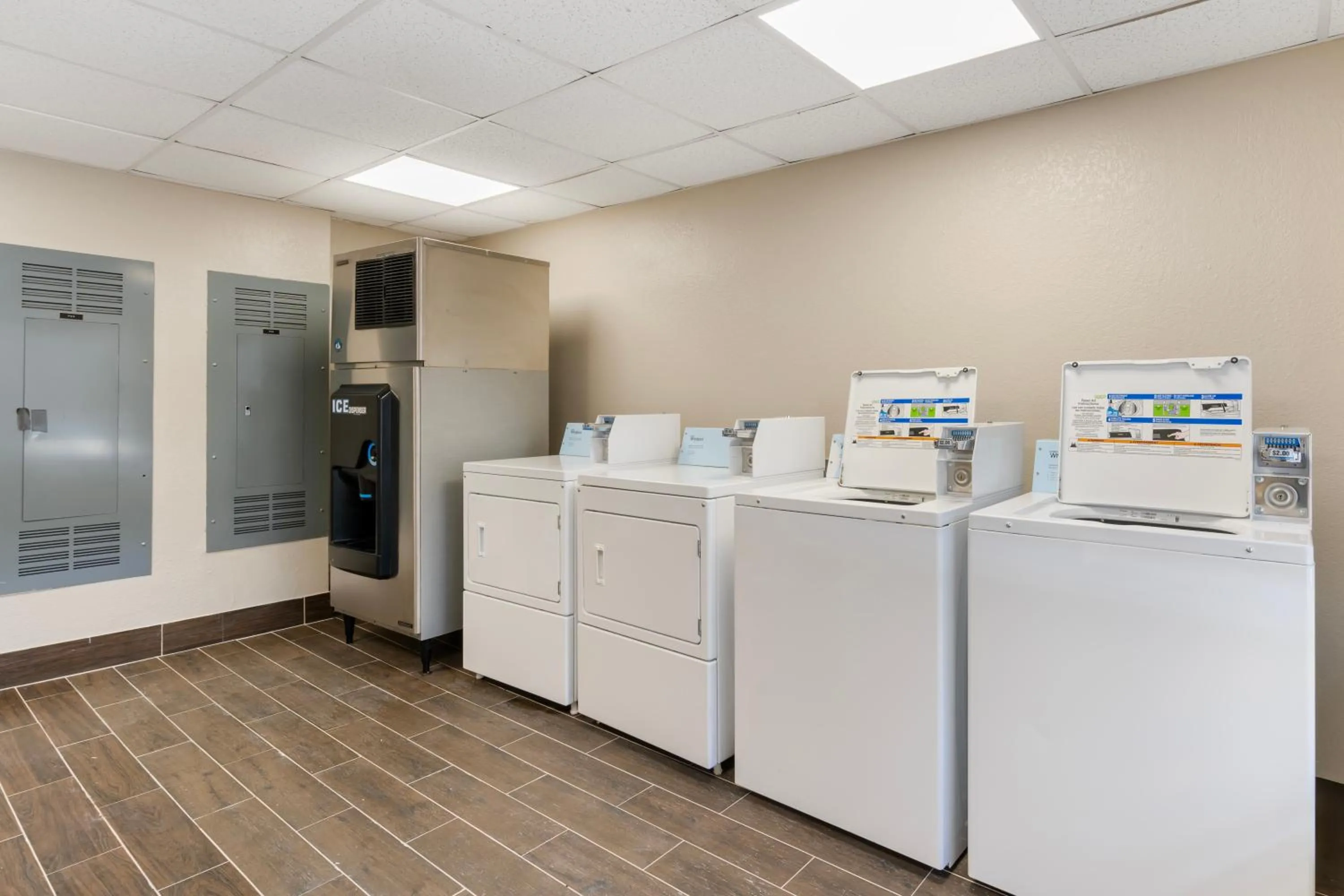 laundry in Comfort Suites West Jacksonville