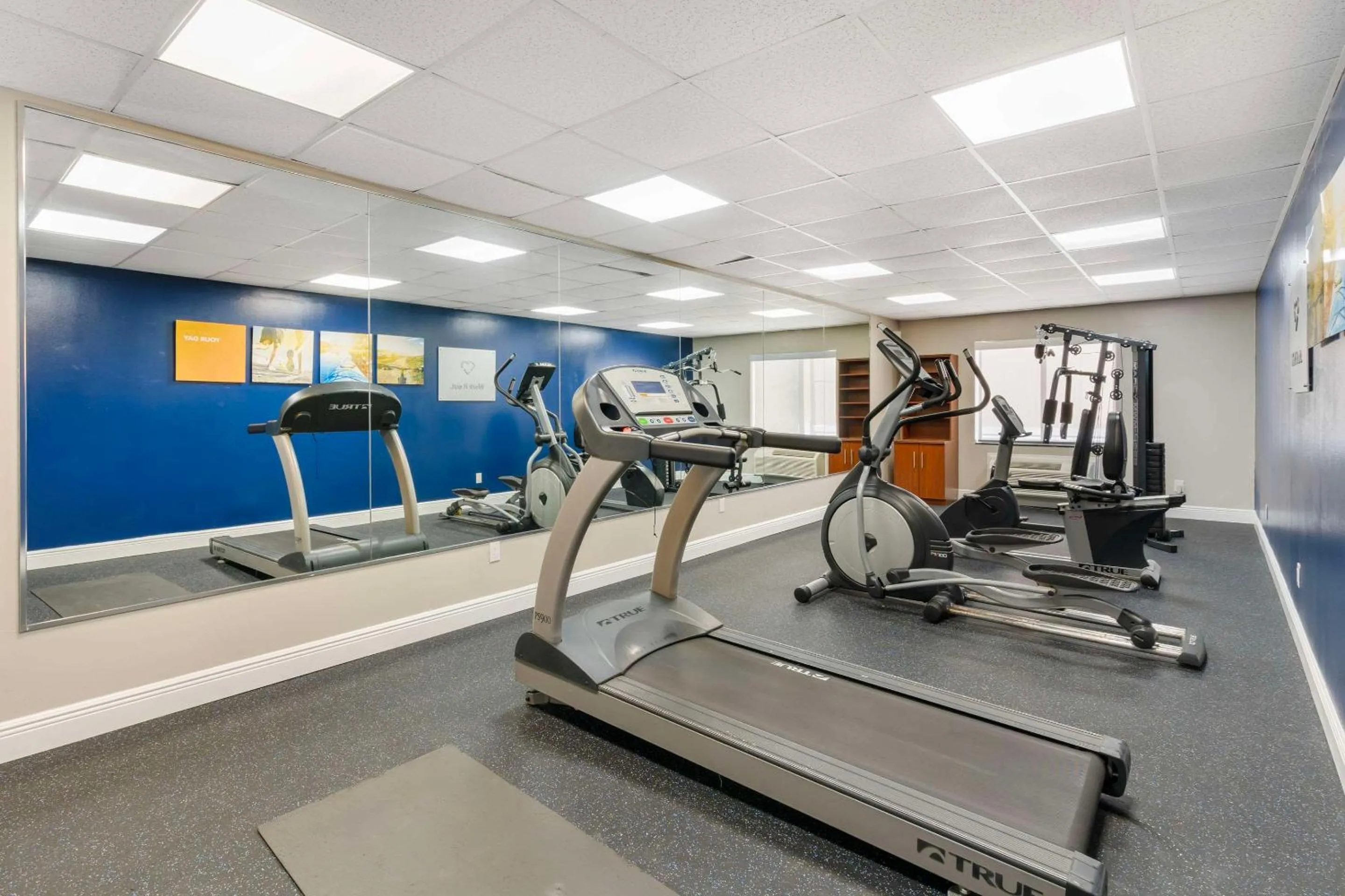 Fitness centre/facilities in Comfort Suites West Jacksonville