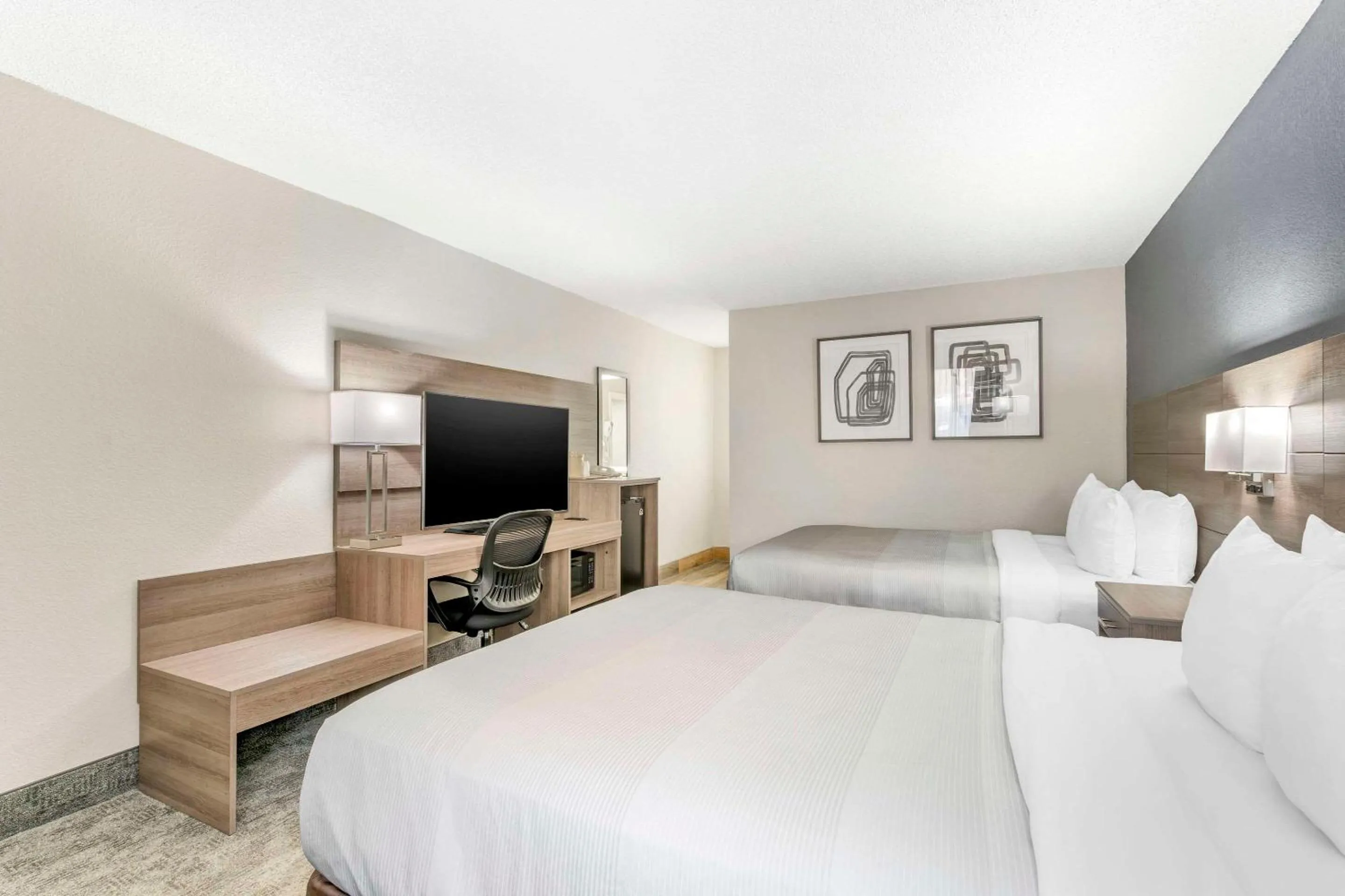 Bedroom, Bed in Quality Inn Daytona Speedway - I-95