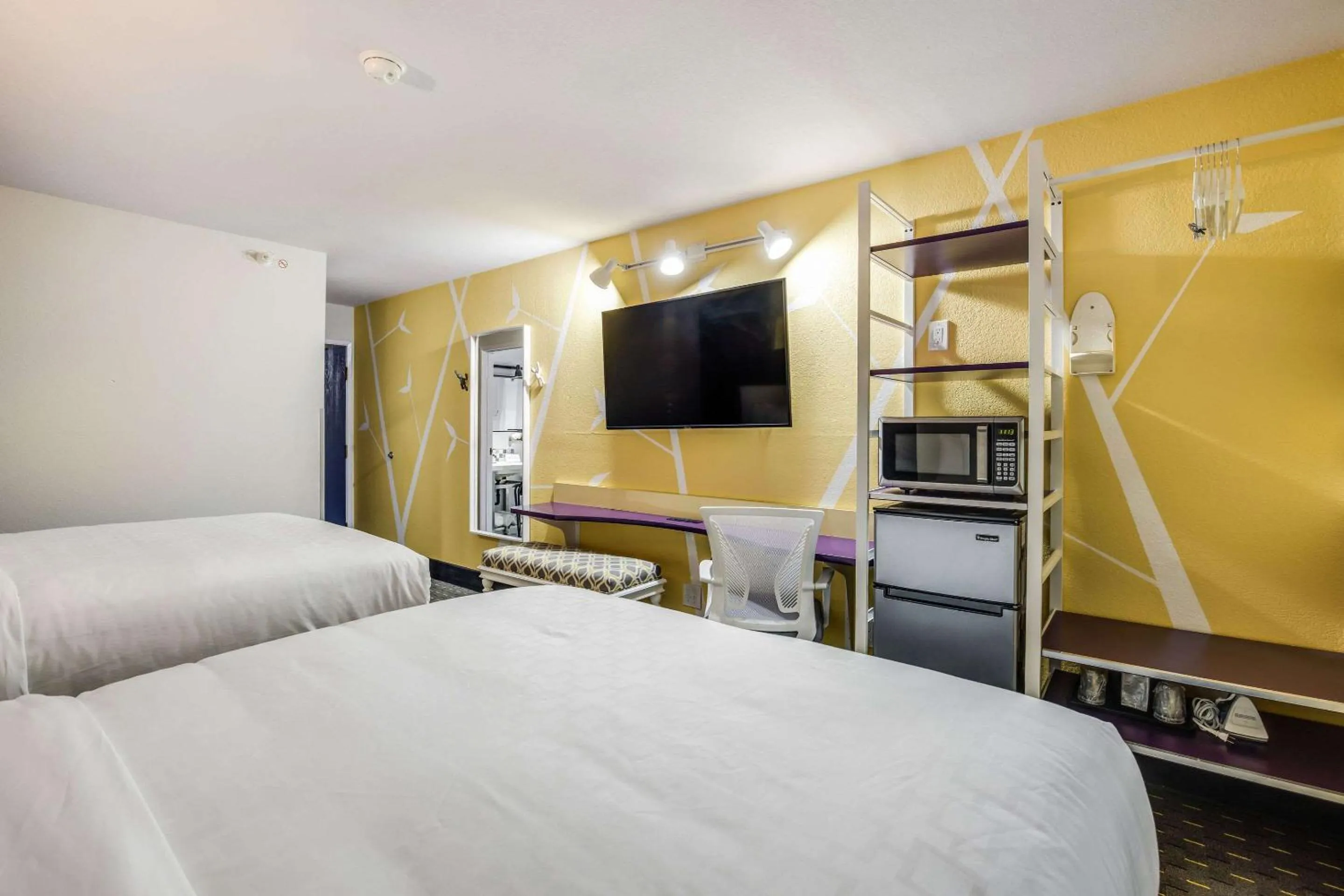 Bedroom, Bed in Clarion Pointe Tallahassee-State Capitol